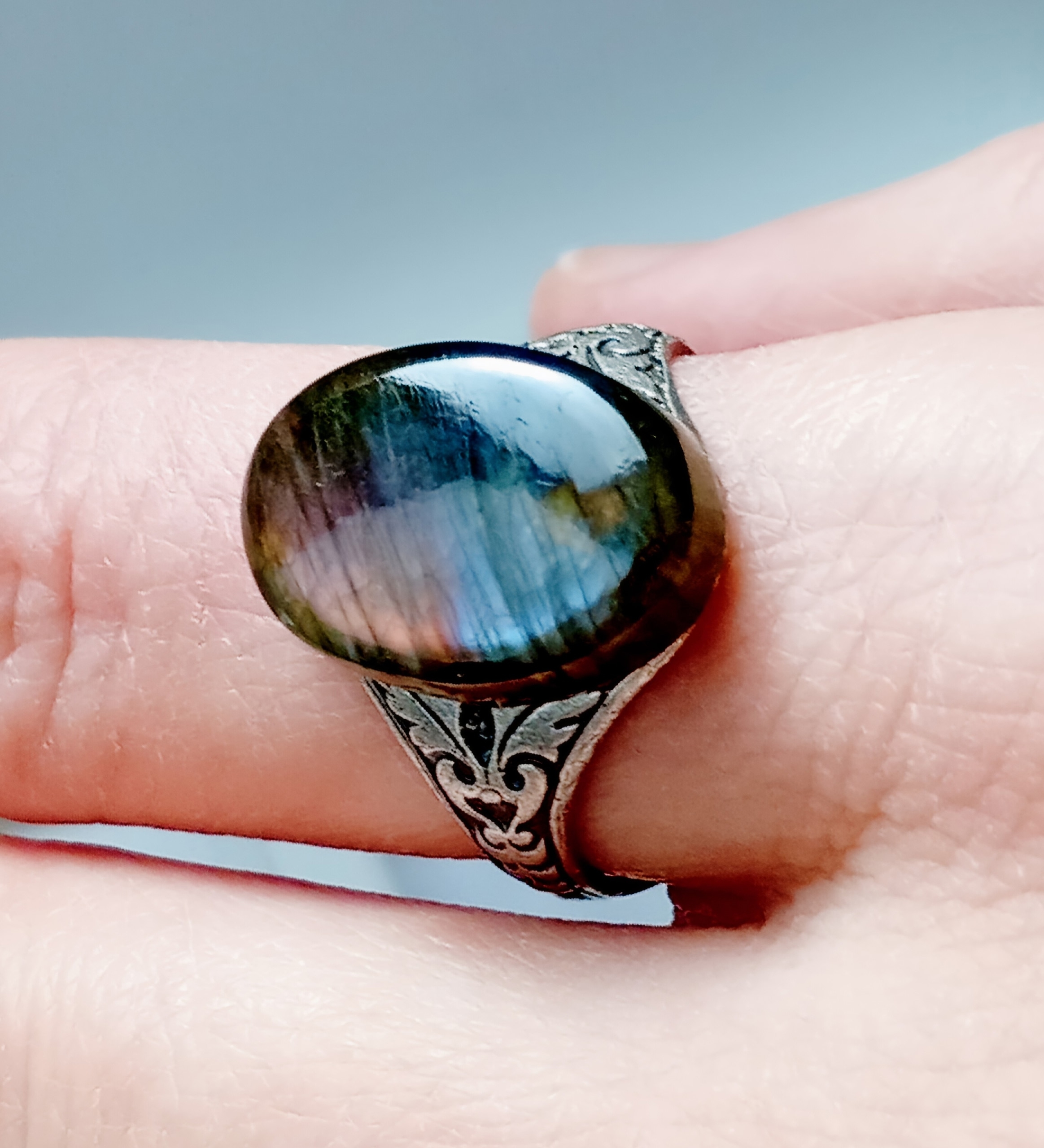 Кольцо с лабрадоритом Тайна Лабрадорита