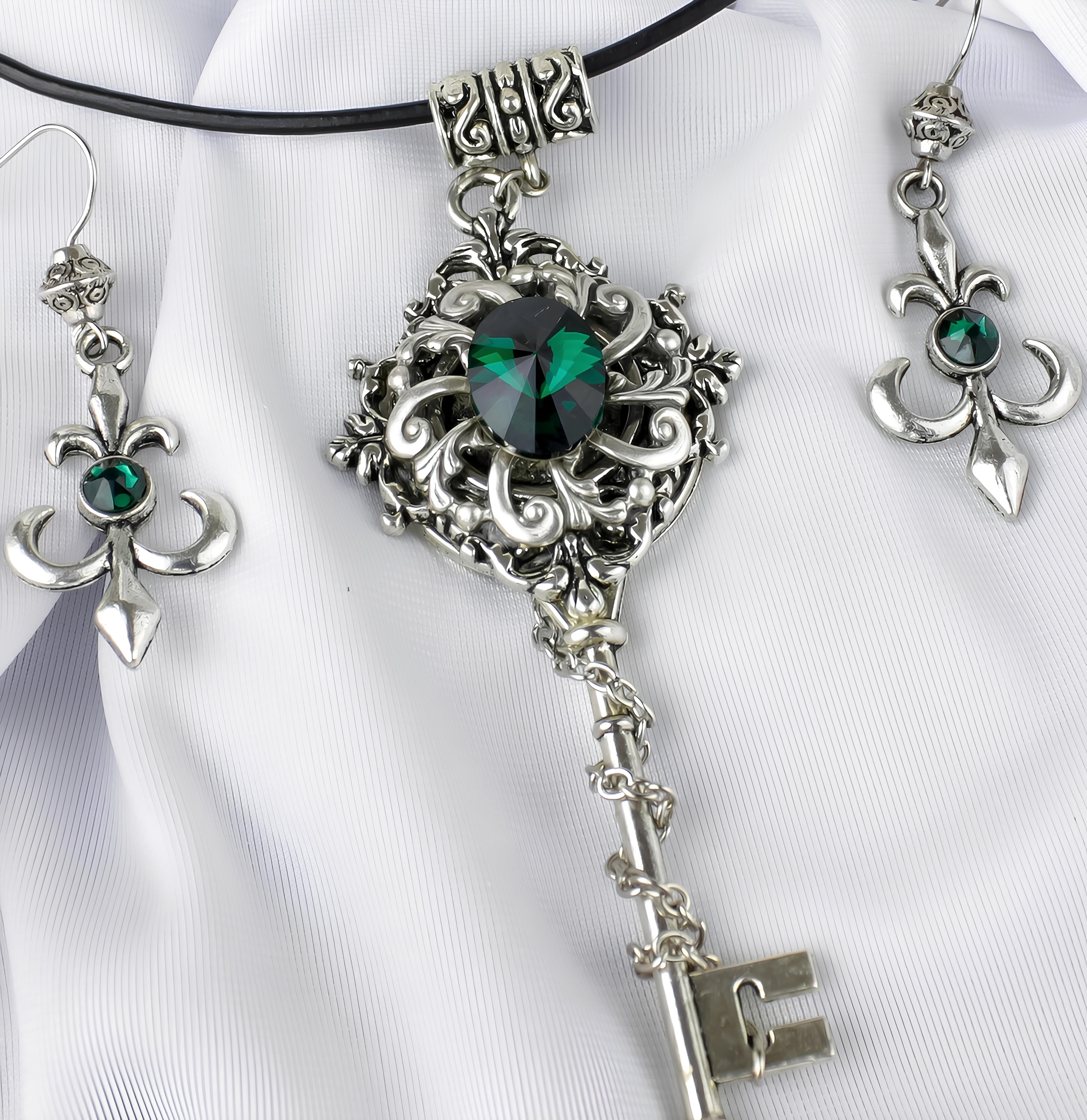 Винтажный Изумрудный Комплект Украшений  "Ключ от Эрмитажа" со Swаrоvs - фото товара