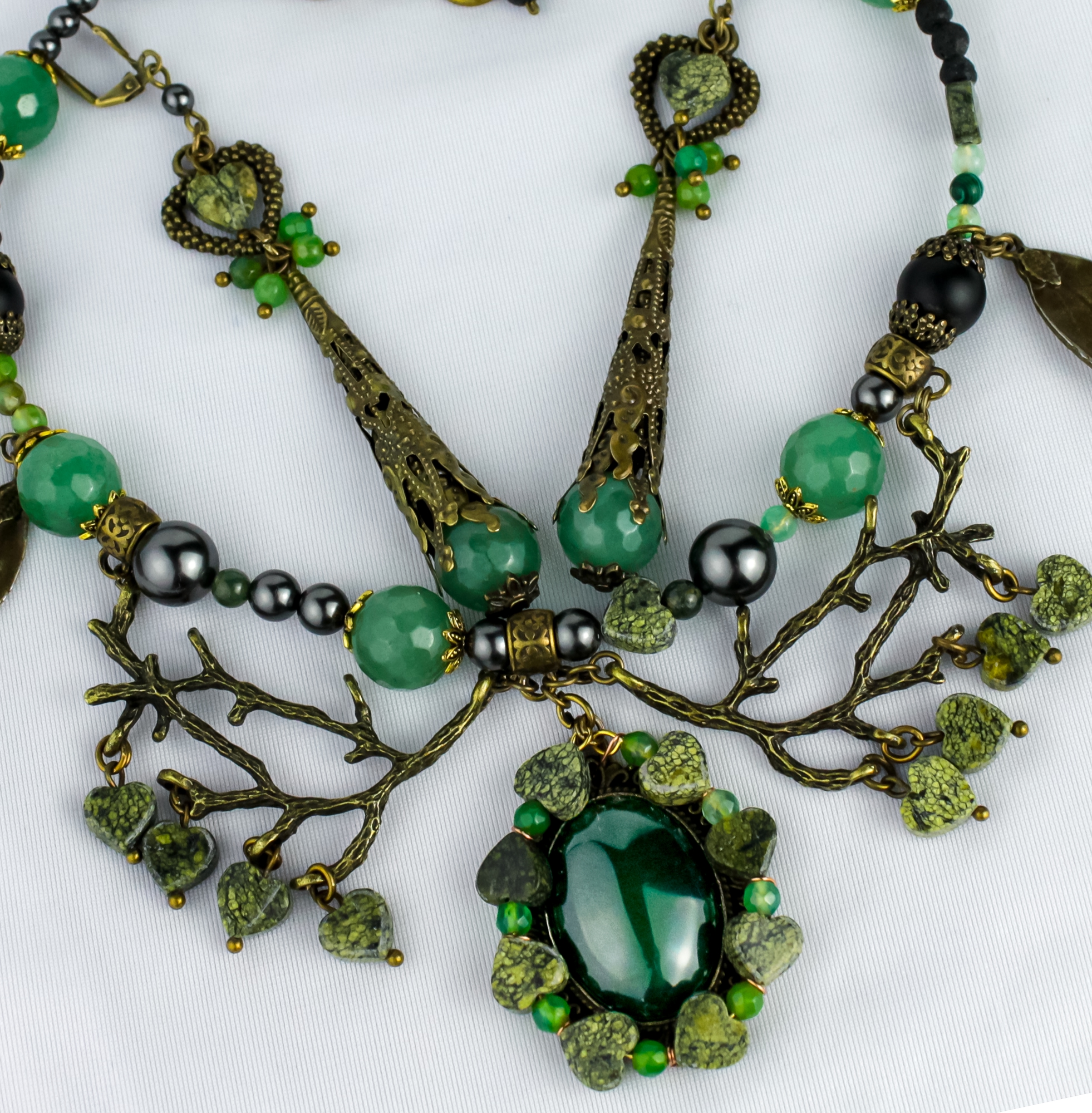 Комплект (колье и серьги) из натуральных камней: змеевик, авантюрин, а - фото товара