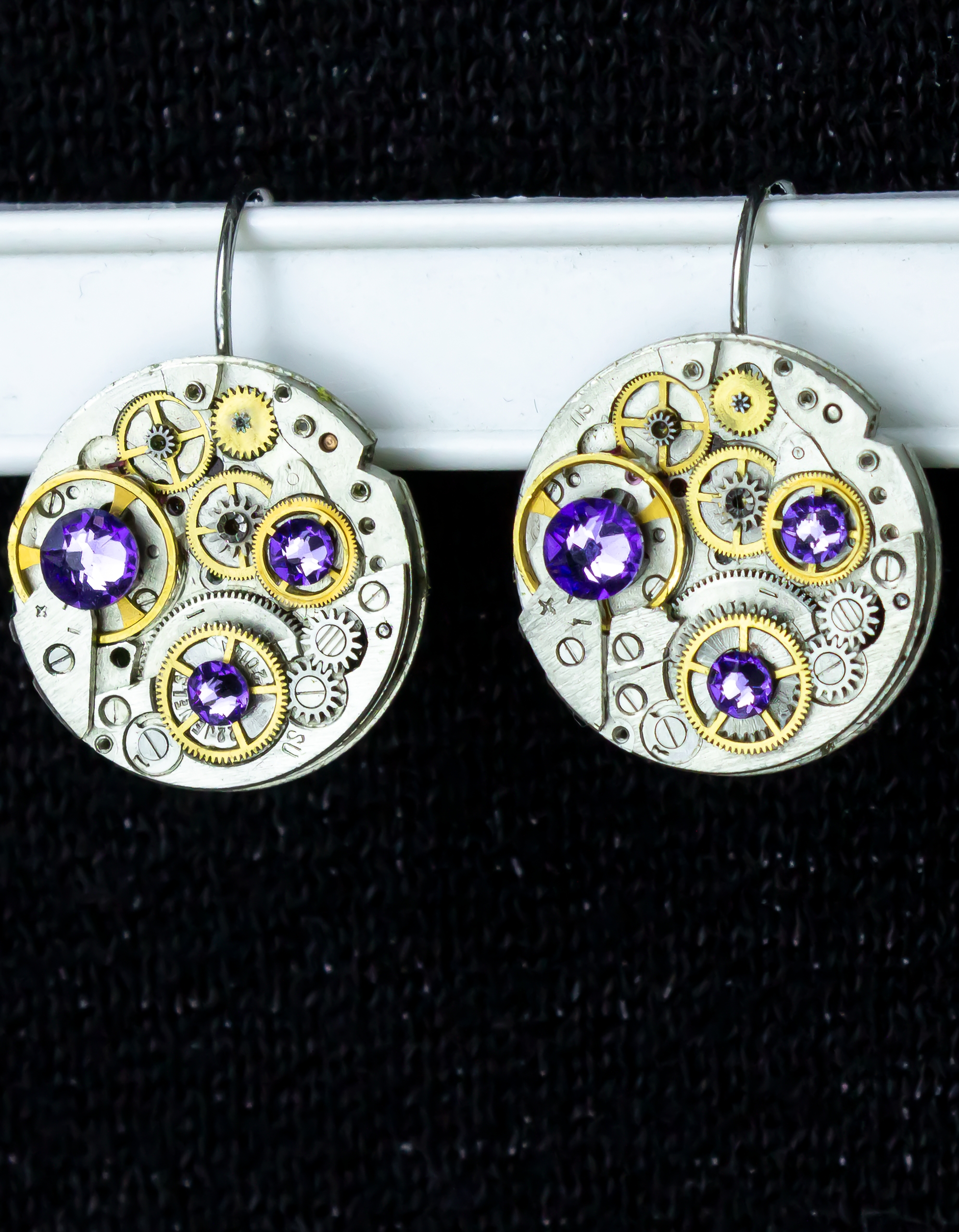 Винтажный комплект украшений — кулон-ключ с крыльями и серьги из винта - фото товара