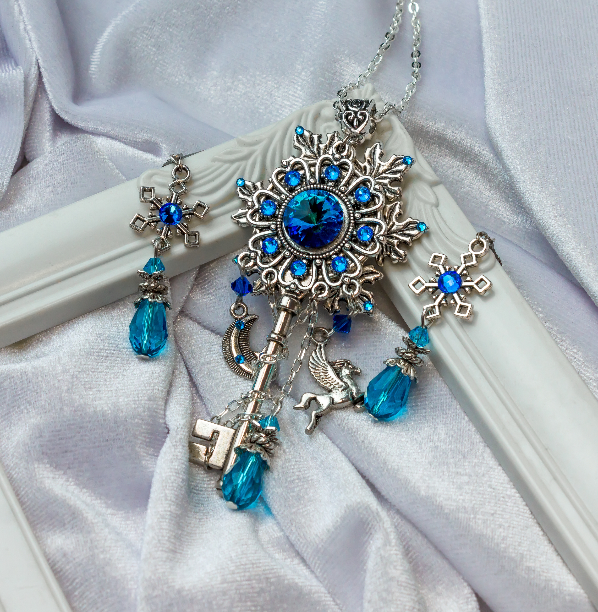 Комплект Украшений «Сказочное Королевство» с синими кристаллами Swаrоv - фото товара