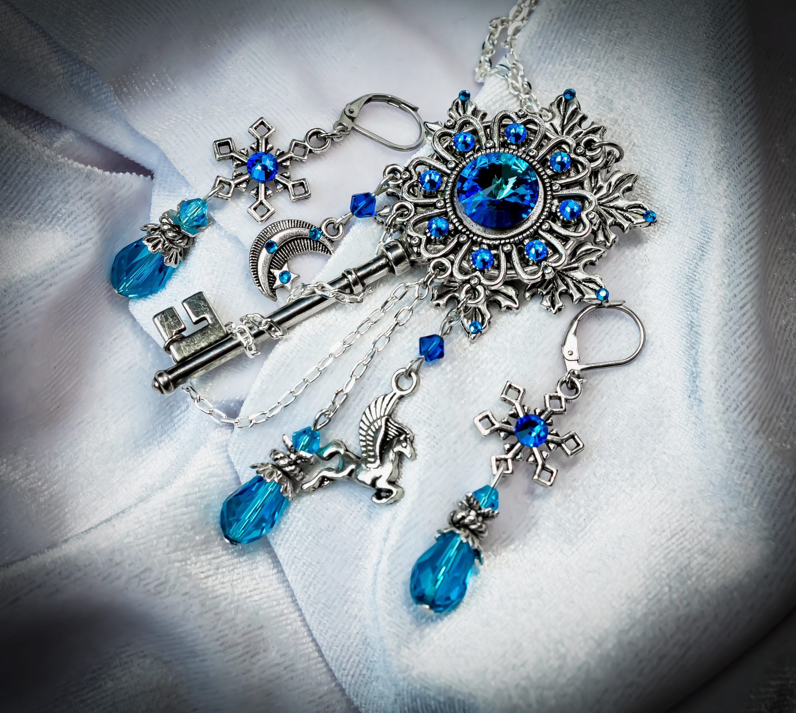 Комплект Украшений «Сказочное Королевство» с синими кристаллами Swаrоv - фото товара