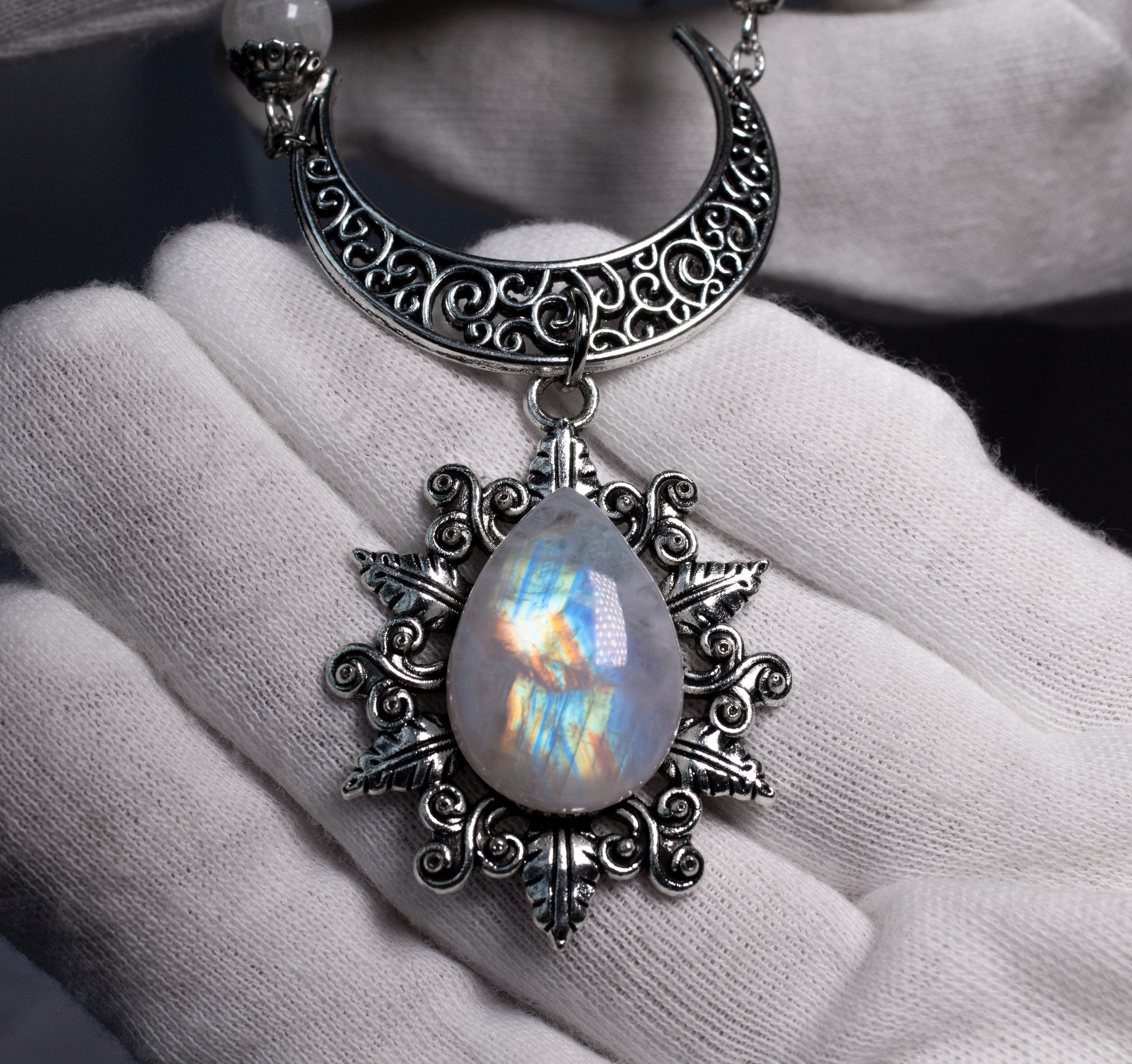 Дополнительное фото товара Комплект Колье+ Серьги "Луна" с Натуральным Редким Лунным Камнем