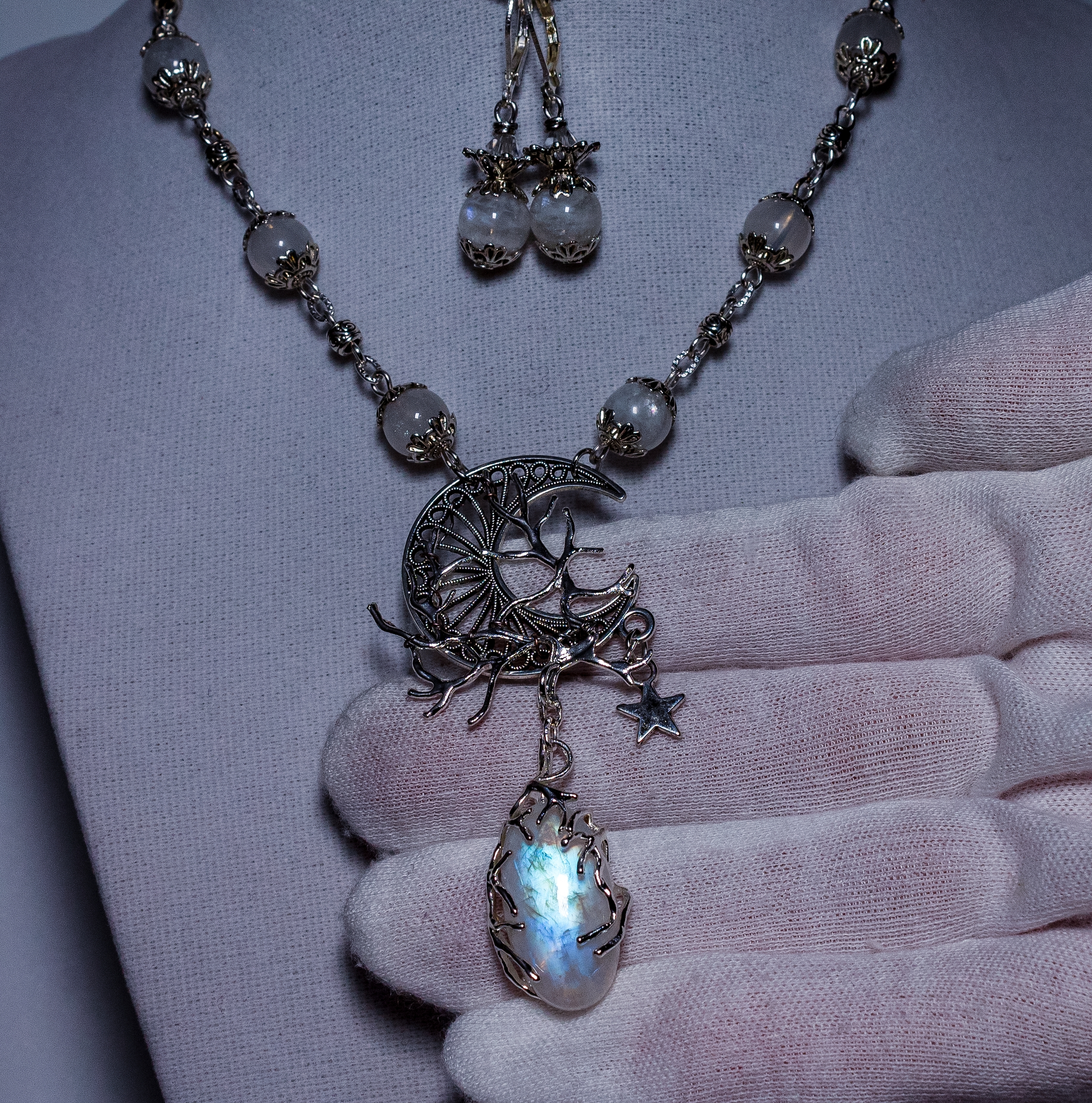 Изображение 2 товара Комплект Колье+ Серьги "Мягкий Лунный Свет" с Натуральным Редким Лунным Камнем