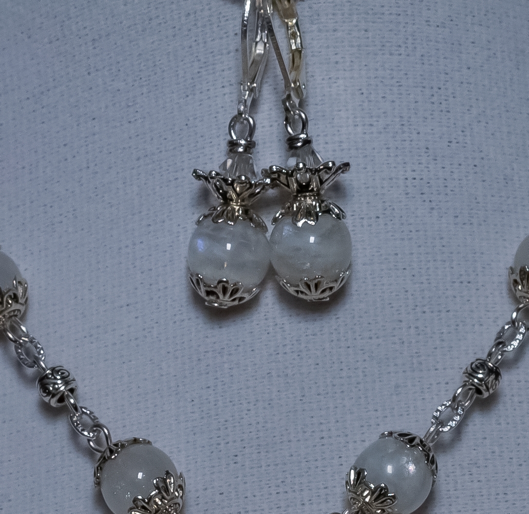 Изображение 4 товара Комплект Колье+ Серьги "Мягкий Лунный Свет" с Натуральным Редким Лунным Камнем