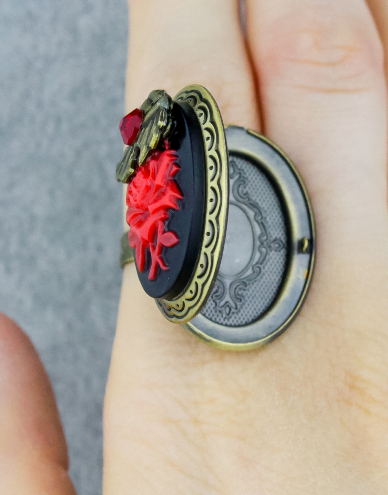 Дополнительное фото товара Винтажное Кольцо-Медальон "Дикая Роза"