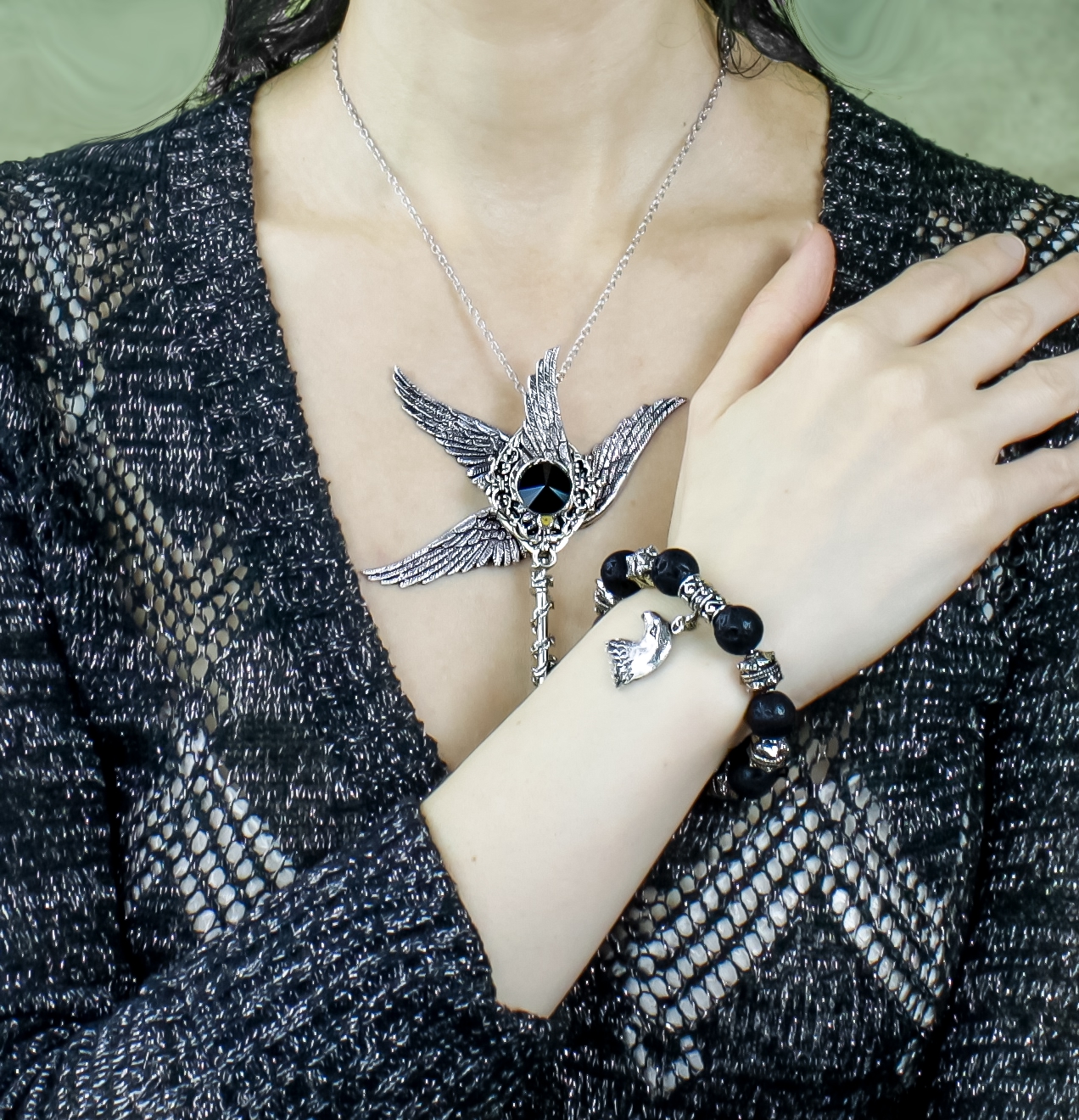 Изображение 3 товара Винтажный Кулон - Ключ "Сумеречный Лес" со Сваровски, Совой и Крыльями