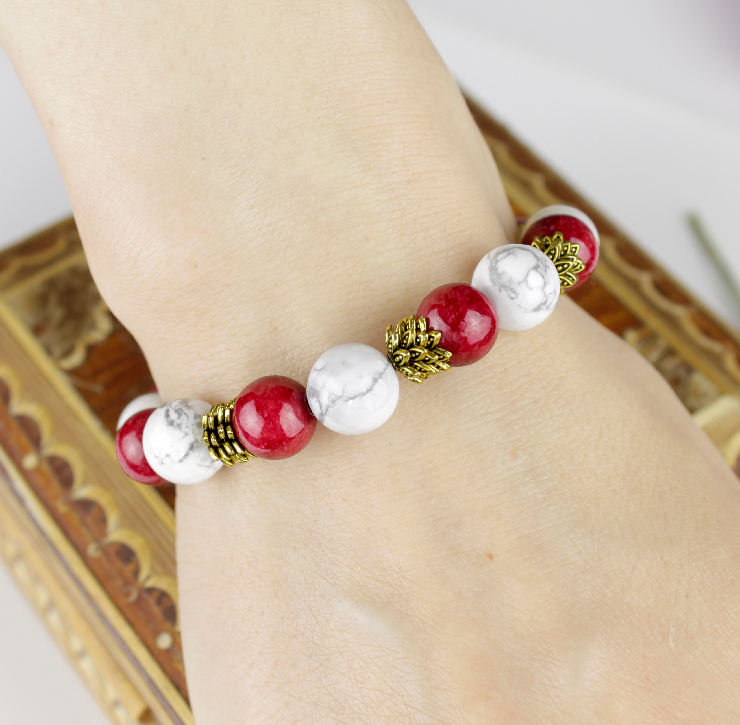 Изображение 2 товара Браслет "Аристократка" с Натуральными Камнями - Турквенит, Жадеит, Жемчуг