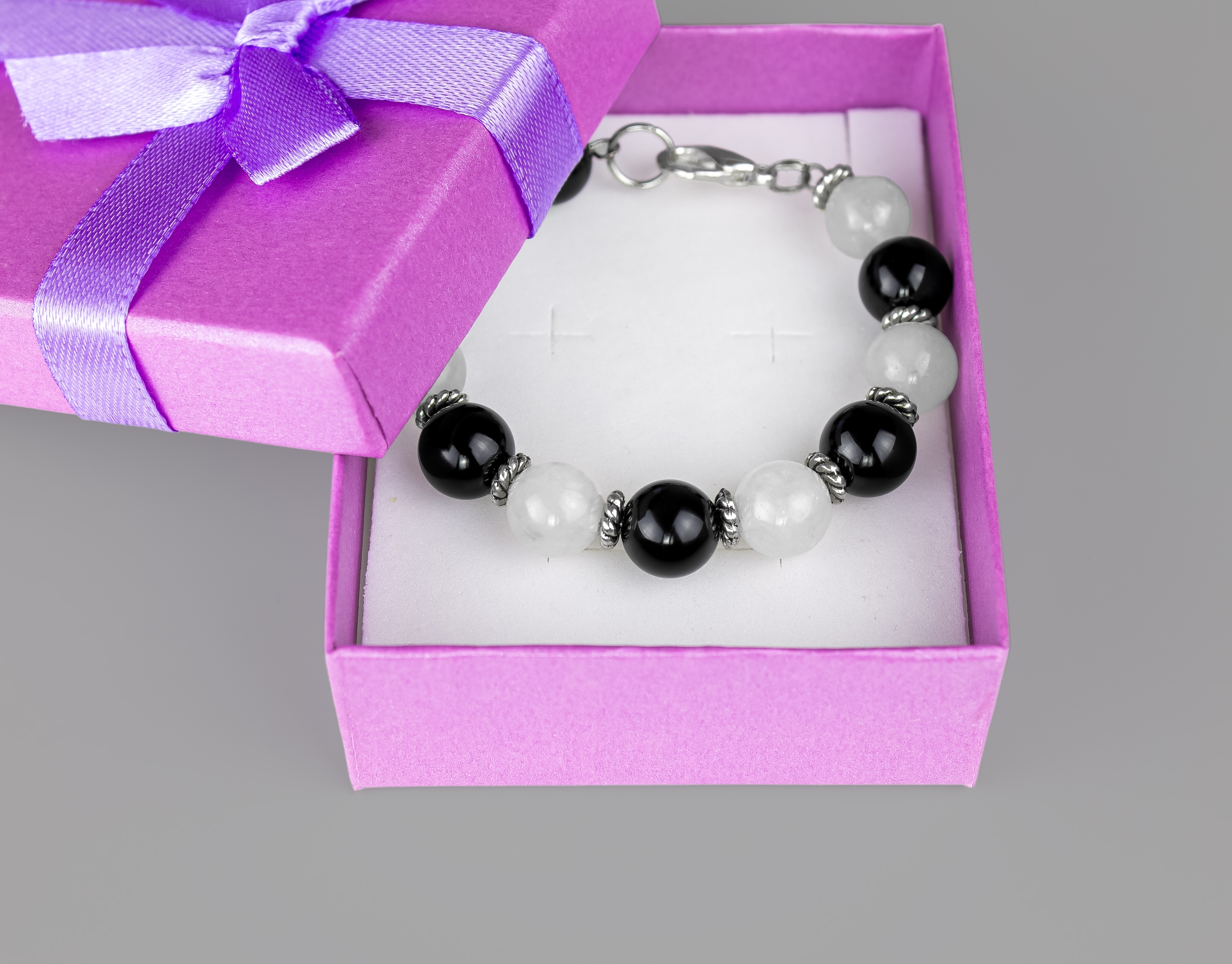 Дополнительное фото товара Браслет "Гармония" с Натуральными Камнями - Обсидианом и Лунным Камнем