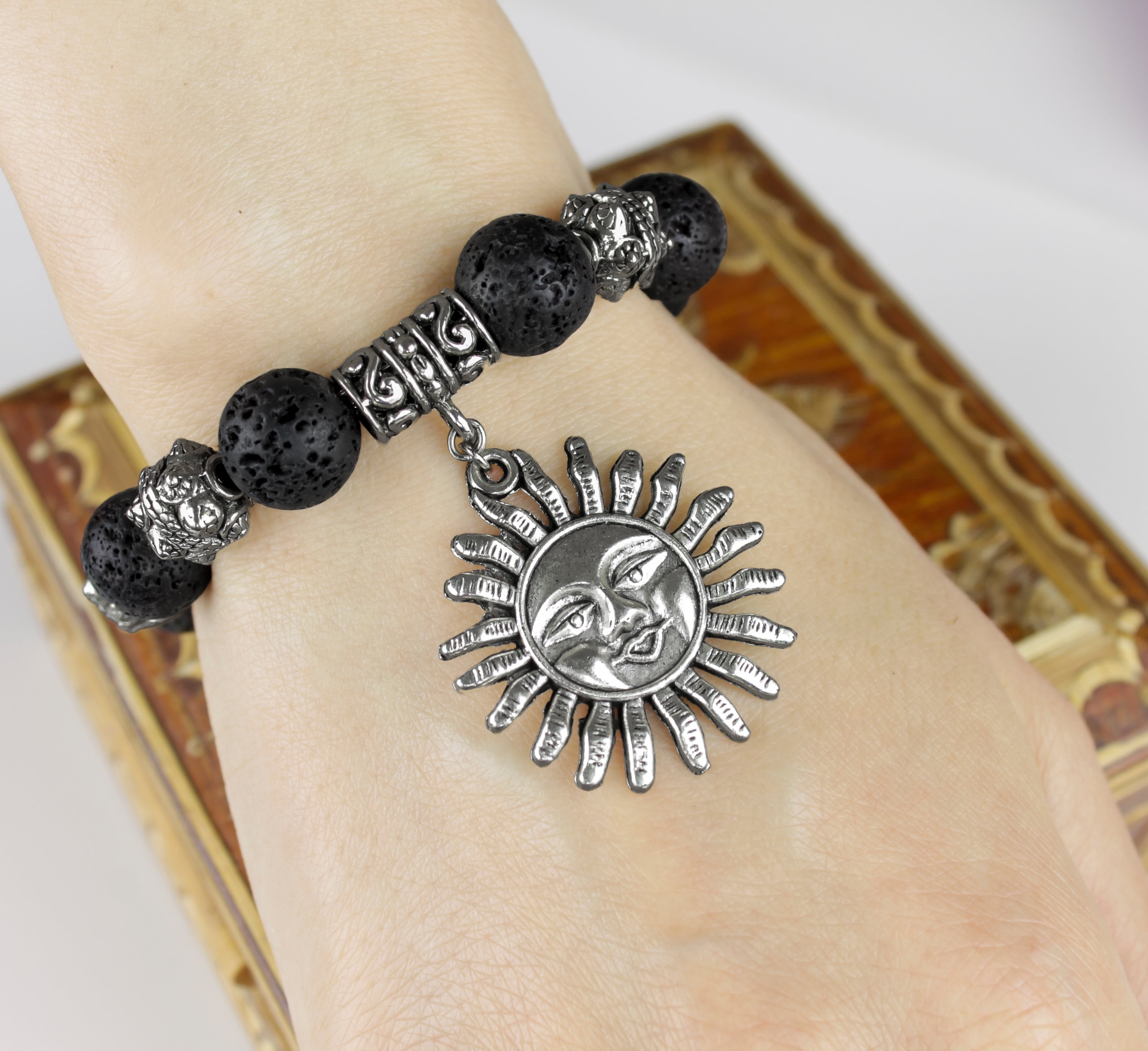 Изображение 2 товара Браслет "Вулкан" с Натуральной Вулканической Лавой и Солнцем