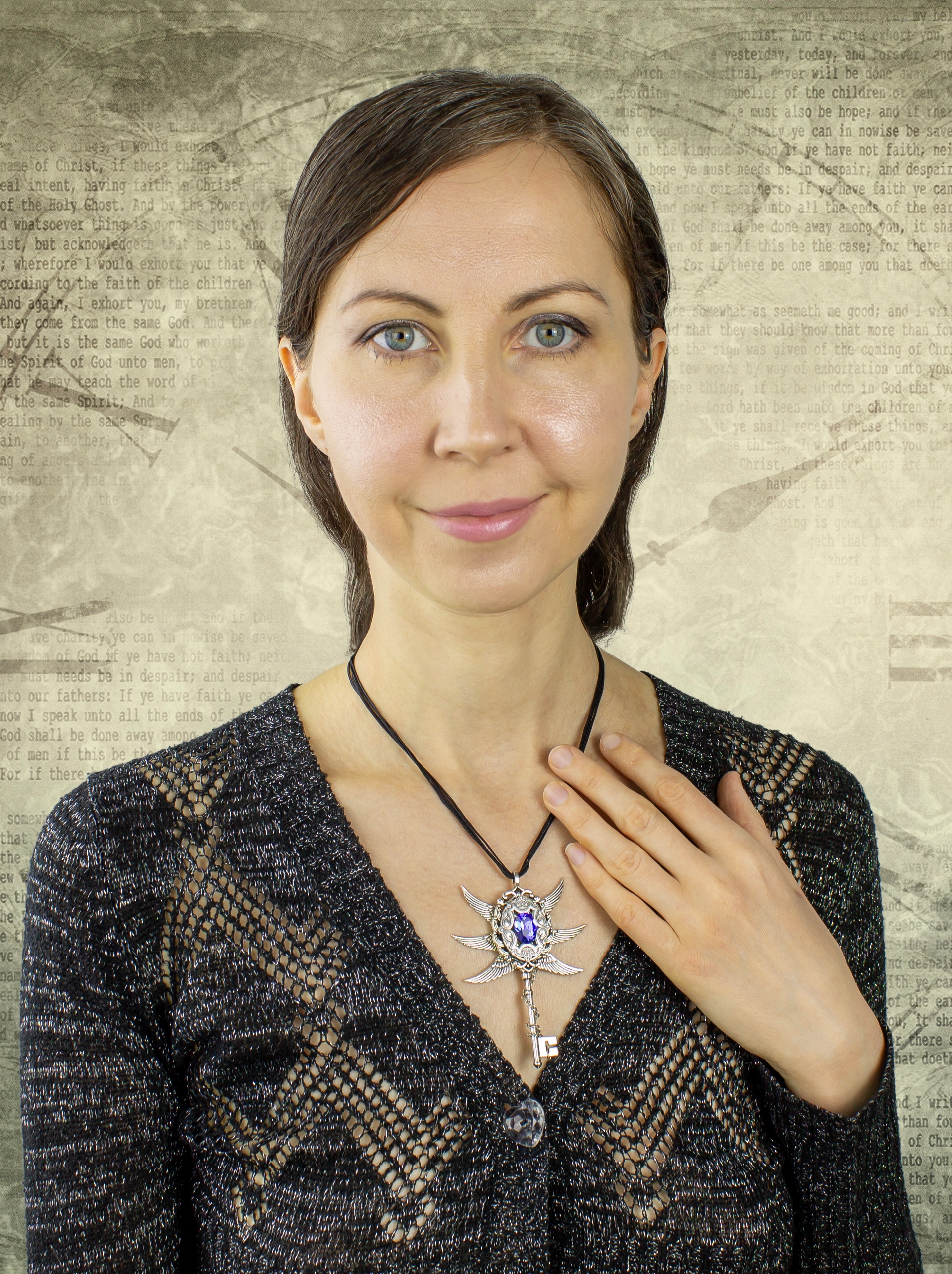 Изображение 2 товара Винтажный Кулон - Ключик с Крыльями и Сваровски