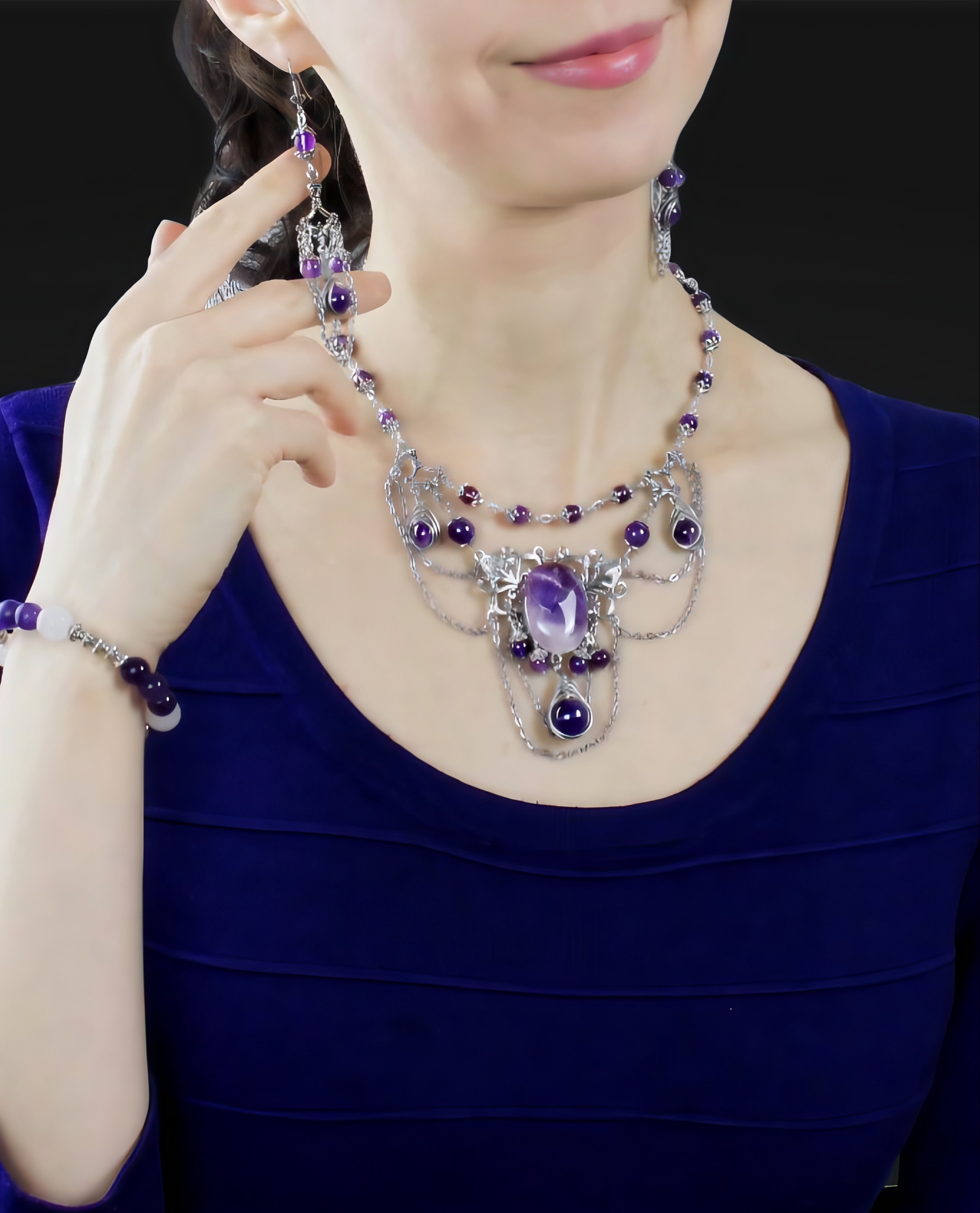 Изображение 3 товара Винтажный комплект украшений с аметистами – колье и серьги ручной работы