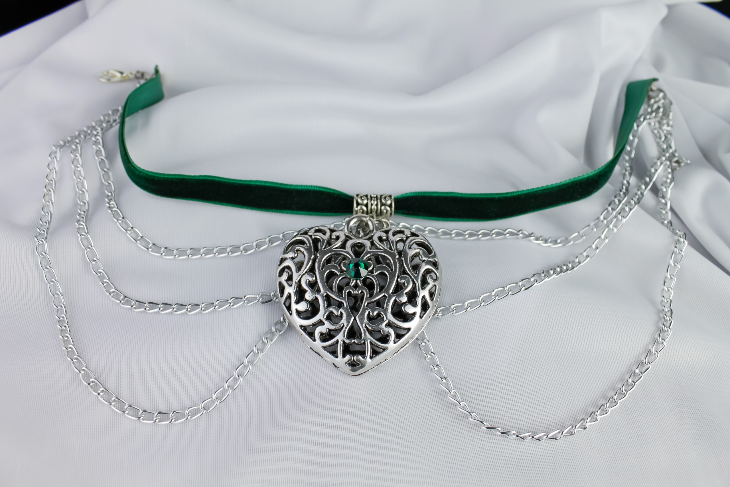 Дополнительное фото товара Винтажный Чокер "Изумрудное Сердце Эльфов" со Сваровски