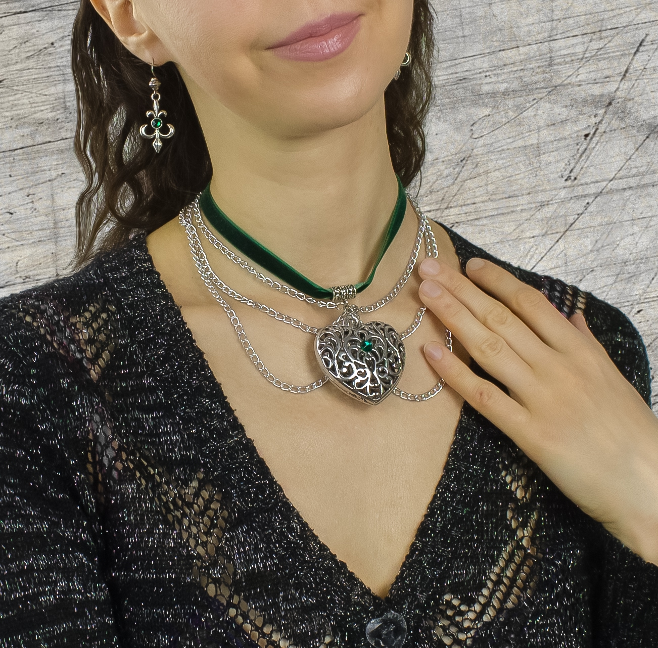 Изображение 2 товара Винтажный Чокер "Изумрудное Сердце Эльфов" со Сваровски