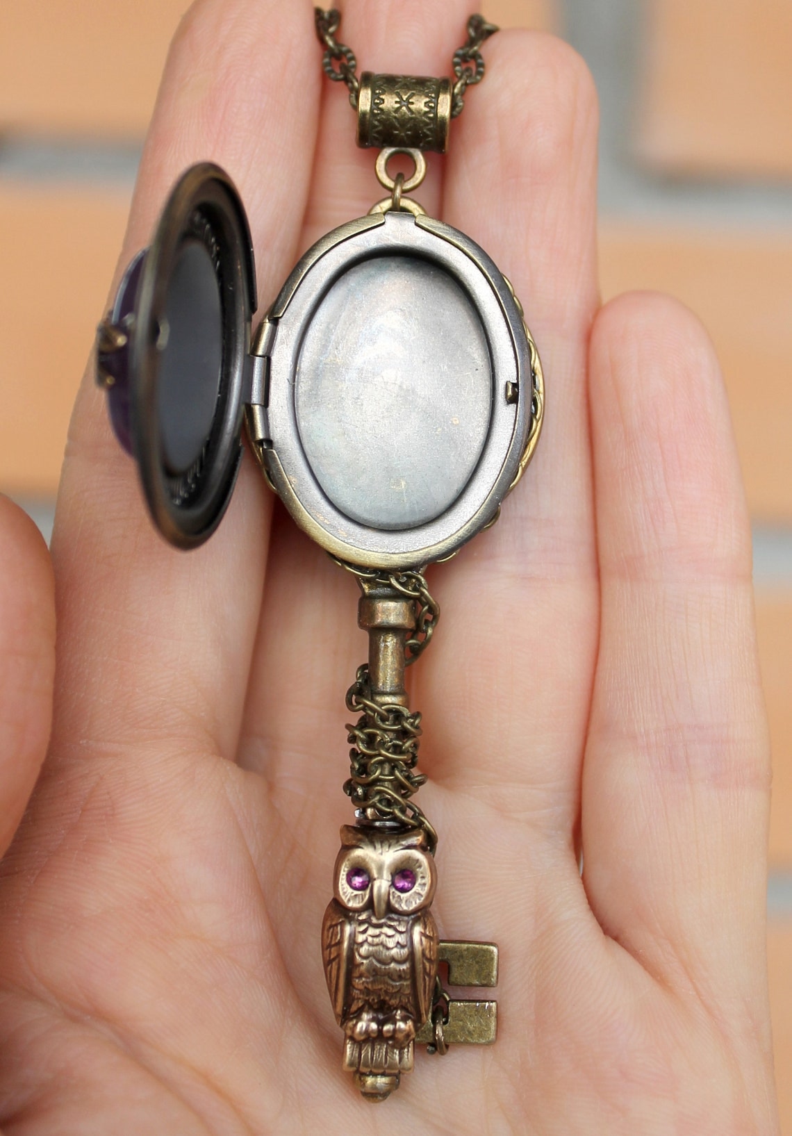 Винтажный ключ с аметистом и совой — украшение с символикой мудрости и - фото товара