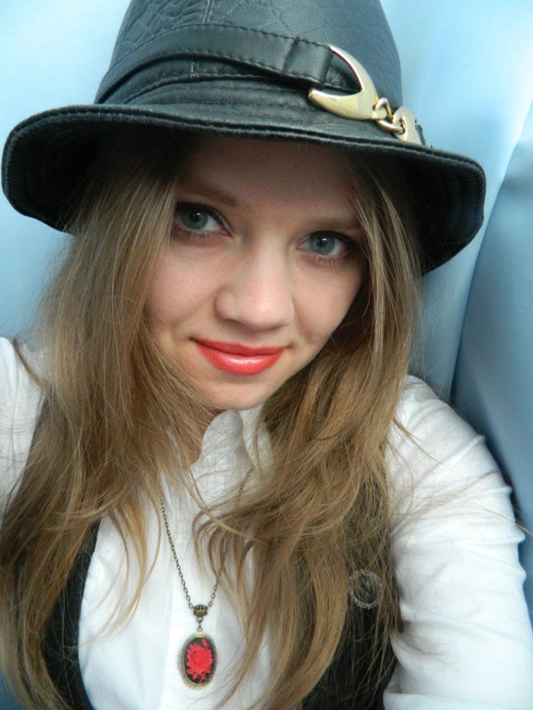 Дополнительное фото товара Кулон-медальон "Дикая Роза" (открывается)