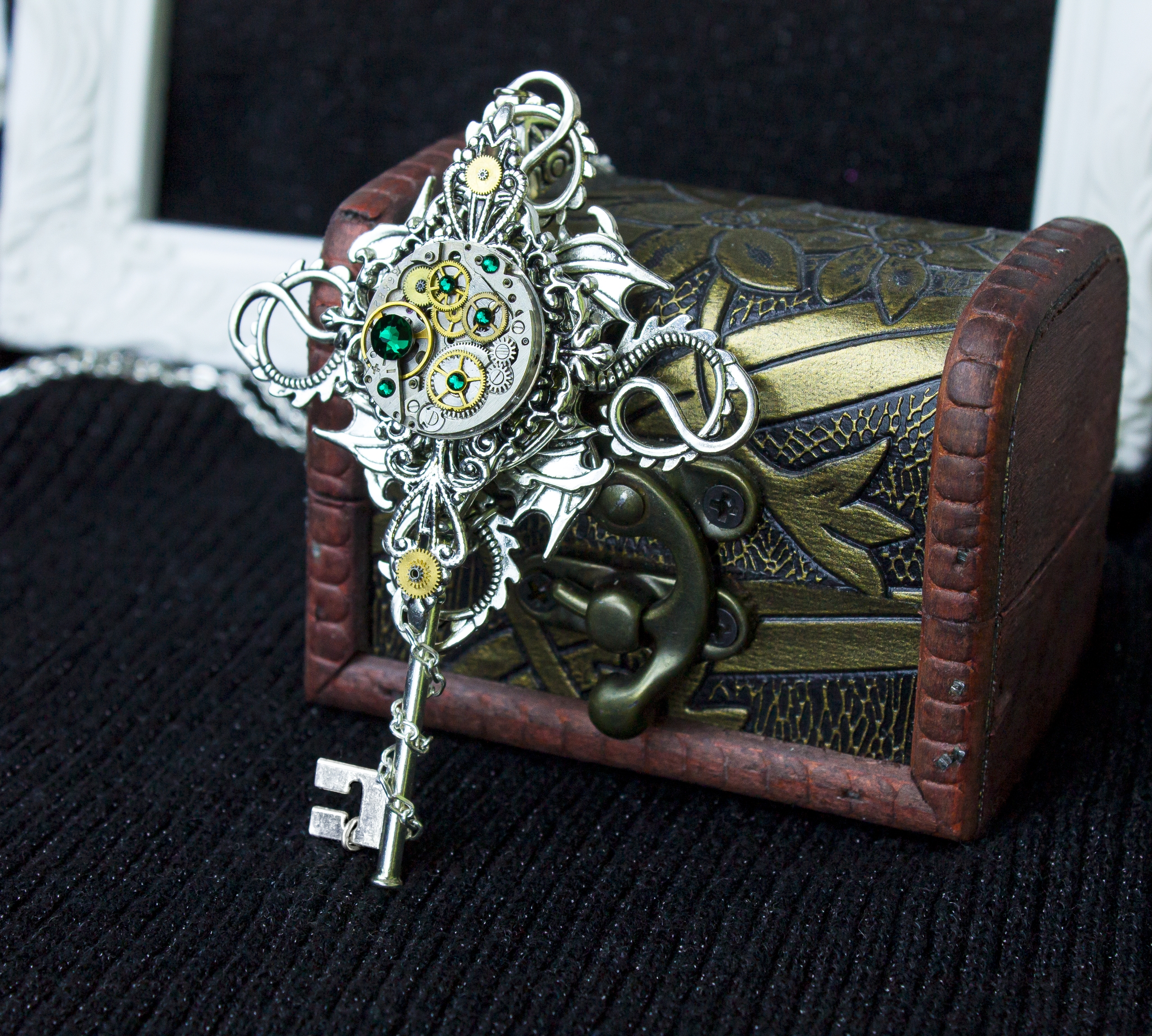 Изображение 2 товара Винтажный комплект в стиле стимпанк: кулон-ключ и серьги со Swаrоvski