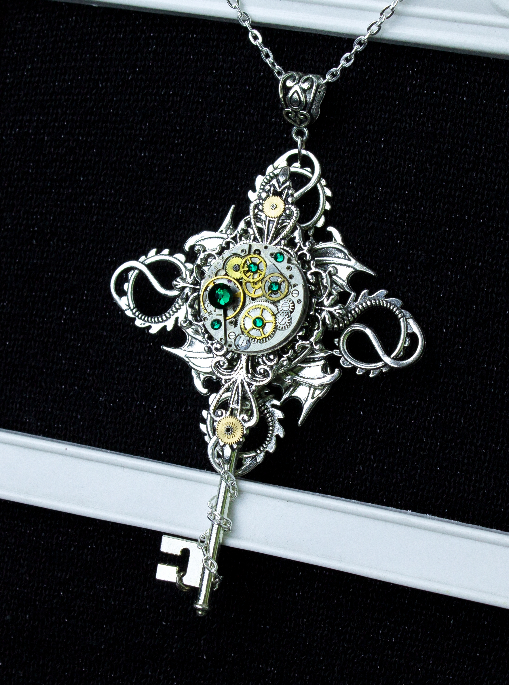 Изображение 3 товара Винтажный комплект в стиле стимпанк: кулон-ключ и серьги со Swаrоvski