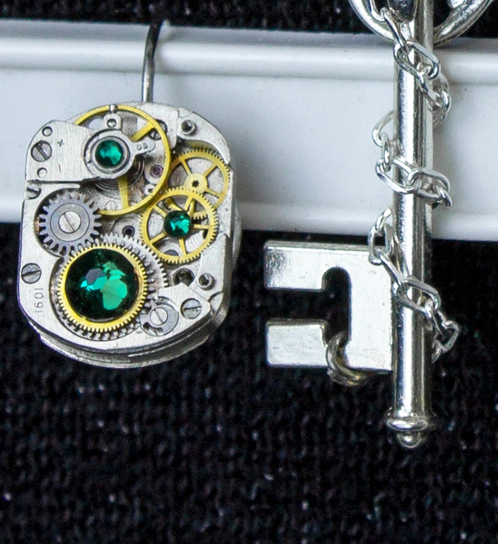 Изображение 4 товара Винтажный комплект в стиле стимпанк: кулон-ключ и серьги со Swаrоvski