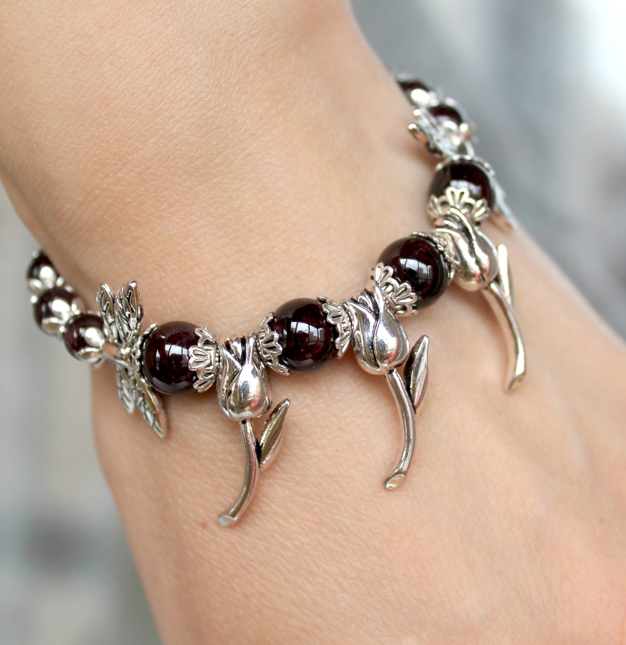Дополнительное фото товара Комплект (Браслет+Серьги) "Любовь и Страсть" с Натуральным Гранатом