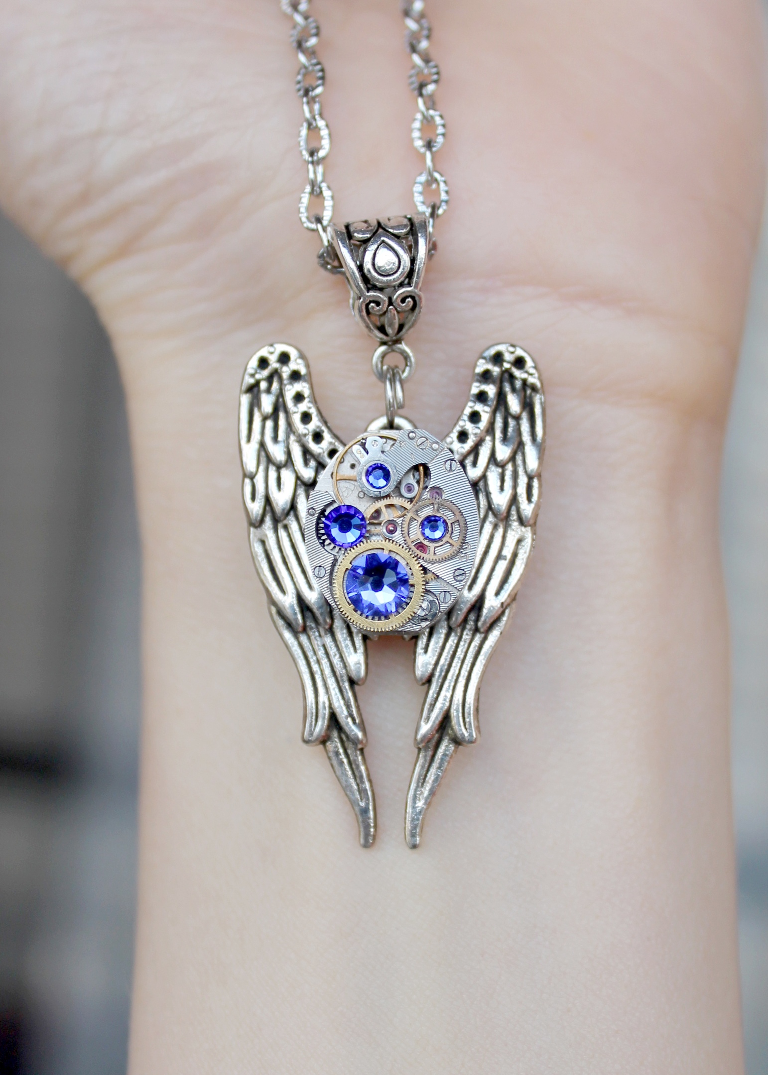 Вимнтажный Стимпанк Кулон со Swаrоvski и Винтажным Часовым Механизмом  - фото товара