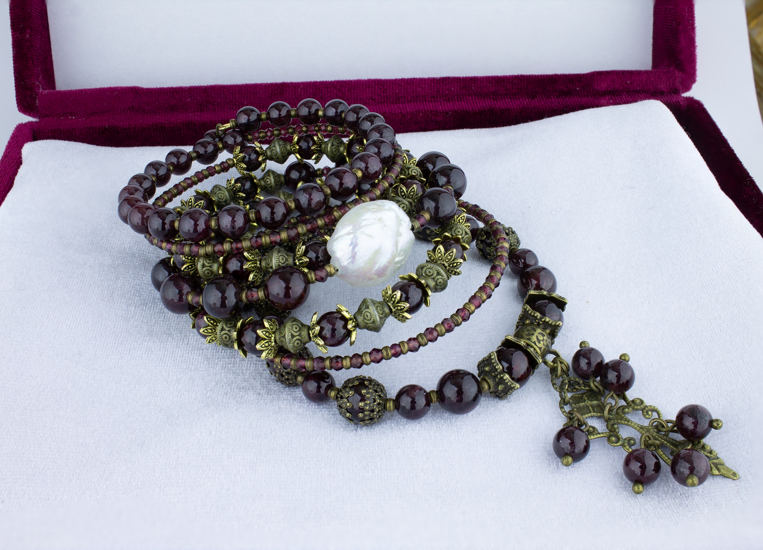 Многослойный Винтажный Браслет с Натуральным Гранатом и Жемчугом "Роск - фото товара