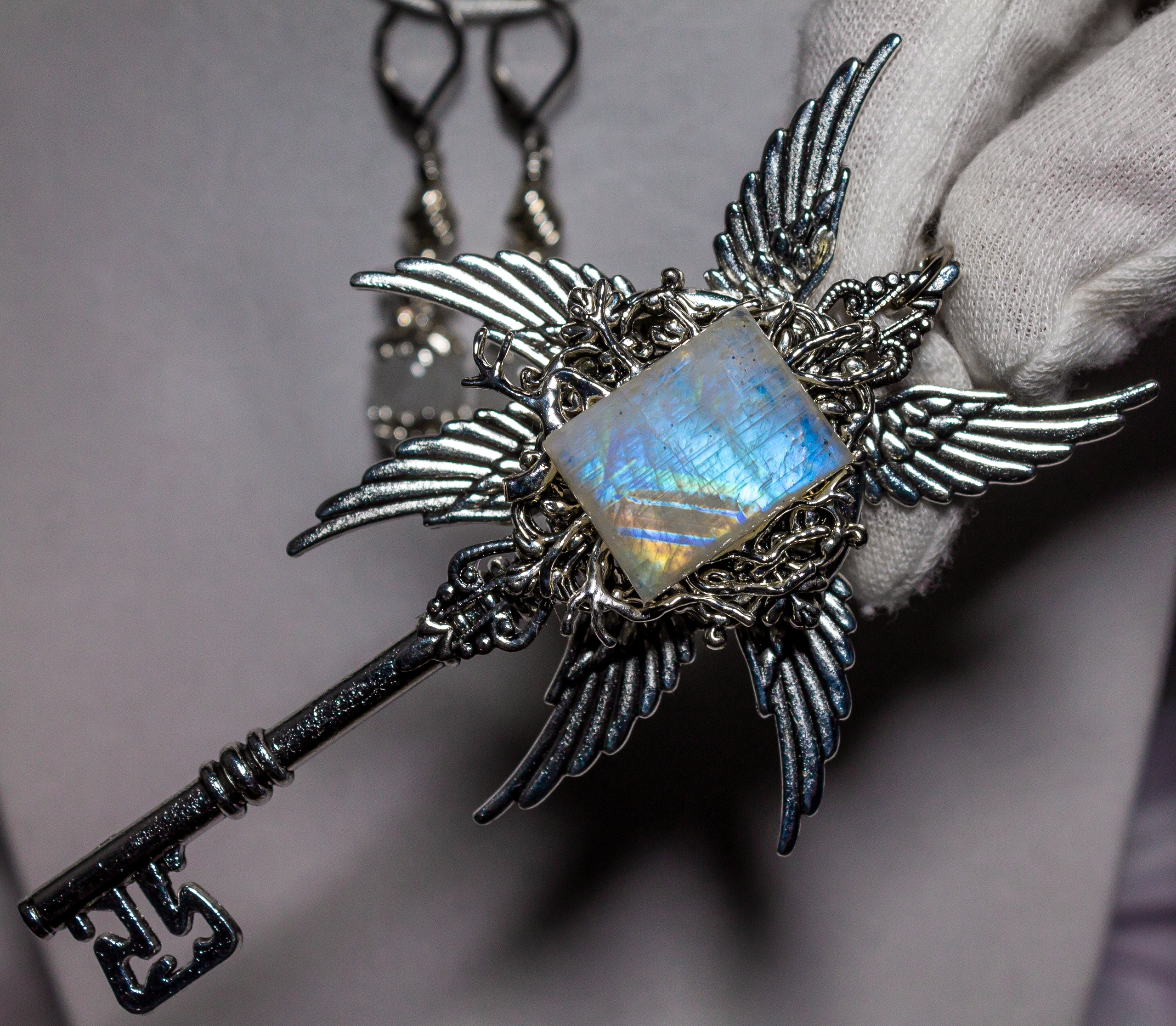 Комплект Украшений «Лунный Оберег» (серьги и ключ) с Натуральным Лунны - фото товара