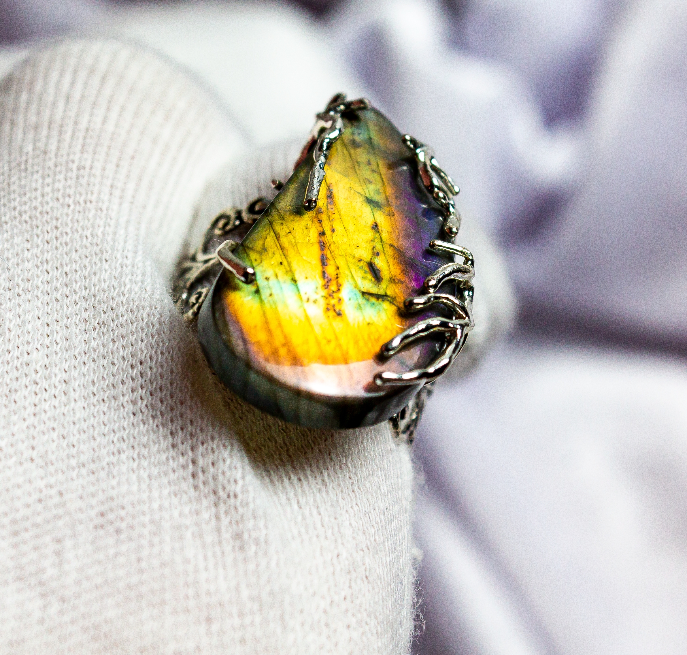 Изображение 4 товара Кольцо с Редким Лабрадором "Яркий Мир"