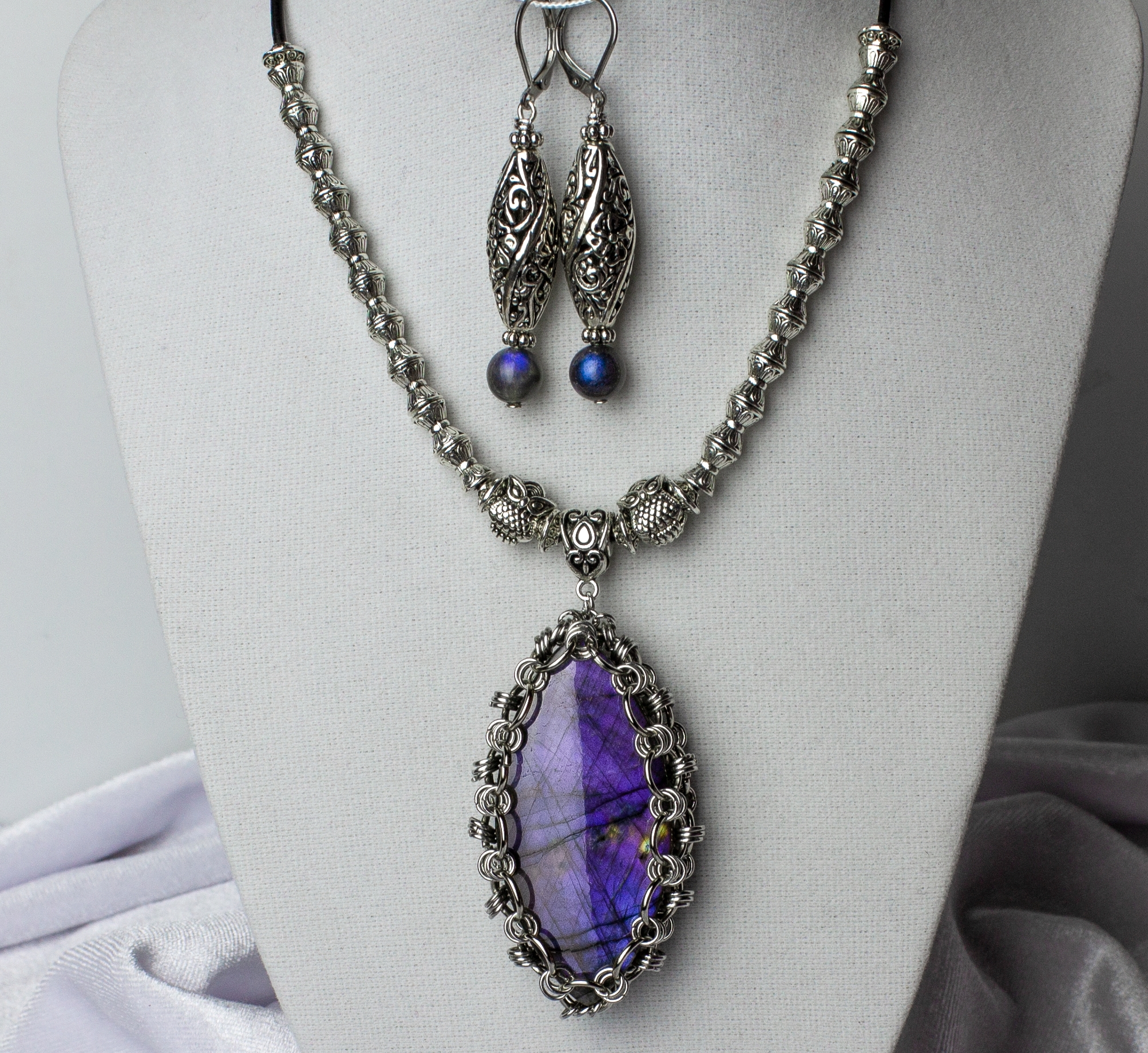 Дополнительное фото товара Комплект Колье+ Серьги "Индиго" с Натуральным Редким Лабрадором