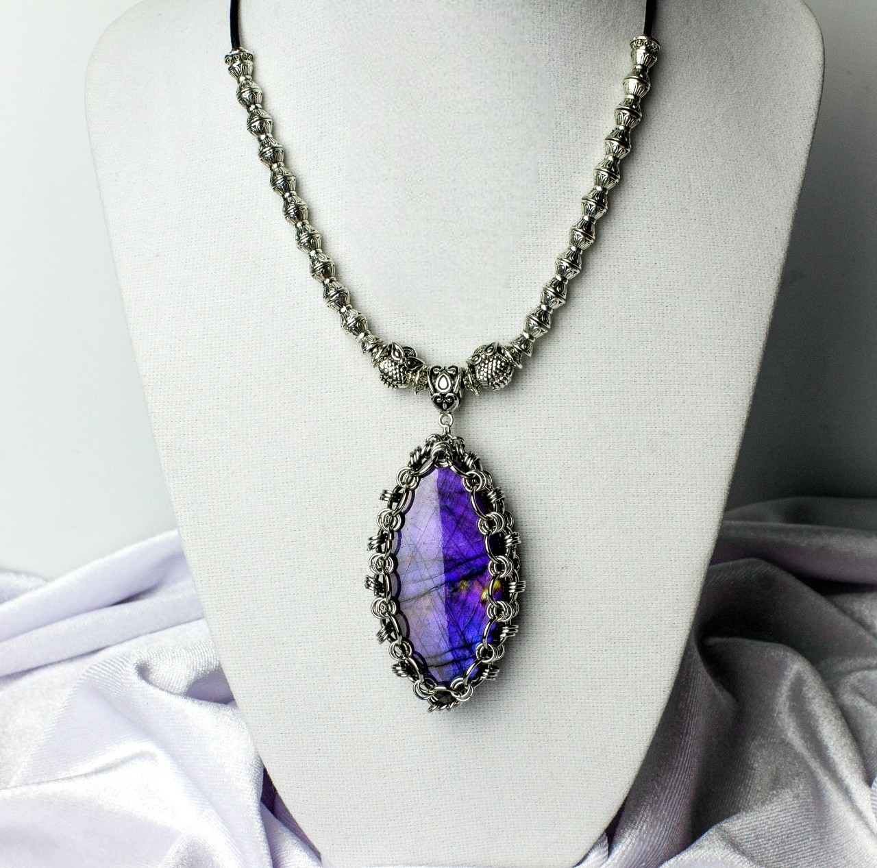 Изображение 2 товара Колье "Индиго" с Натуральным Редким Лабрадором