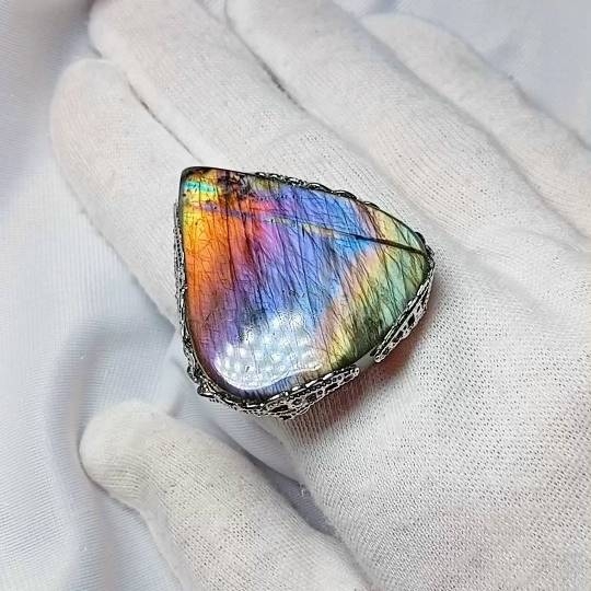 Изображение 2 товара Уникальное Кольцо с Крупным Редким Натуральным Лабрадоритом "Портал в сказку"✨