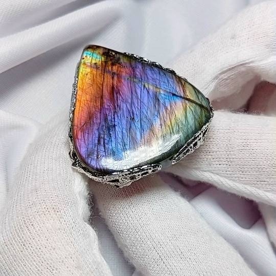Изображение 3 товара Уникальное Кольцо с Крупным Редким Натуральным Лабрадоритом "Портал в сказку"✨