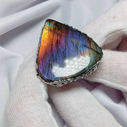 Изображение 4 товара Уникальное Кольцо с Крупным Редким Натуральным Лабрадоритом "Портал в сказку"✨