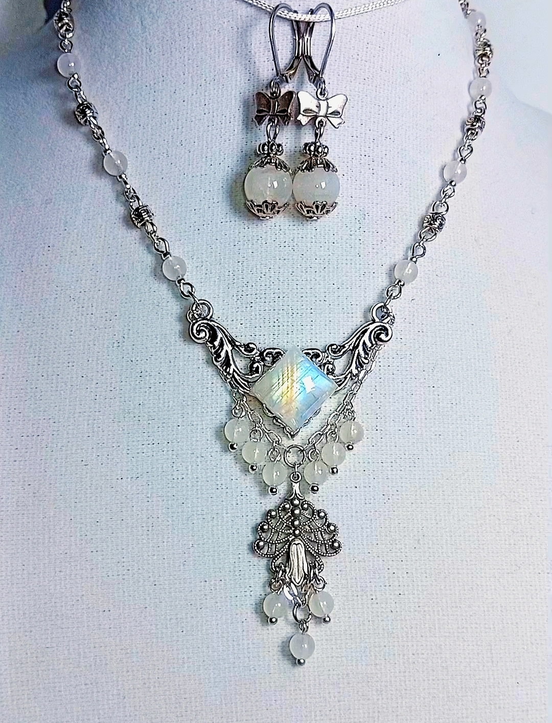 Комплект Украшений (колье и серьги) с Натуральным Редким Лунным Камнем - фото товара