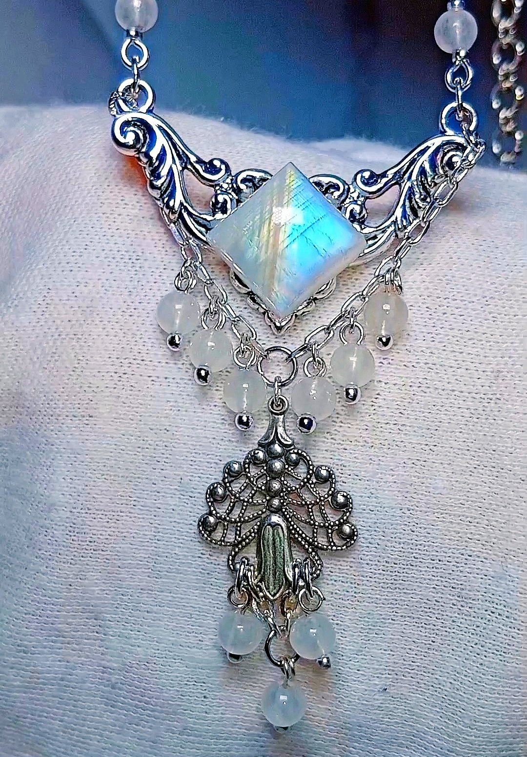 Комплект Украшений (колье и серьги) с Натуральным Редким Лунным Камнем - фото товара