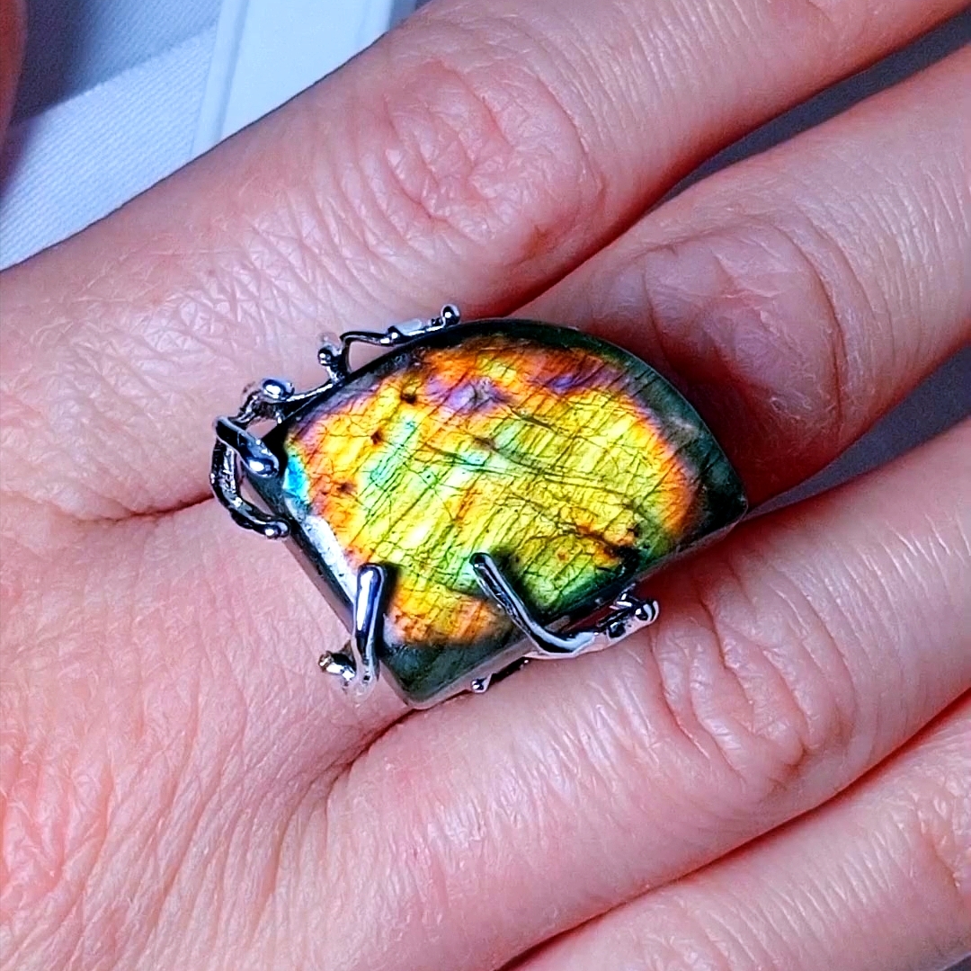 Изображение 4 товара Кольцо «Слиток Золота» с Редким Натуральным Лабрадором