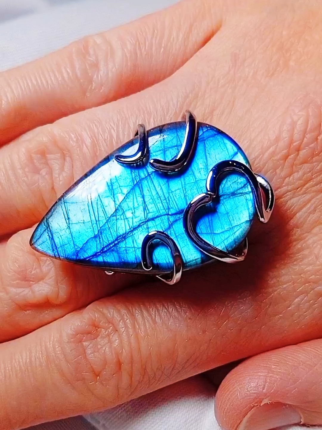 Изображение 3 товара Кольцо с Натуральным Редким Лабрадором "Море Любви"