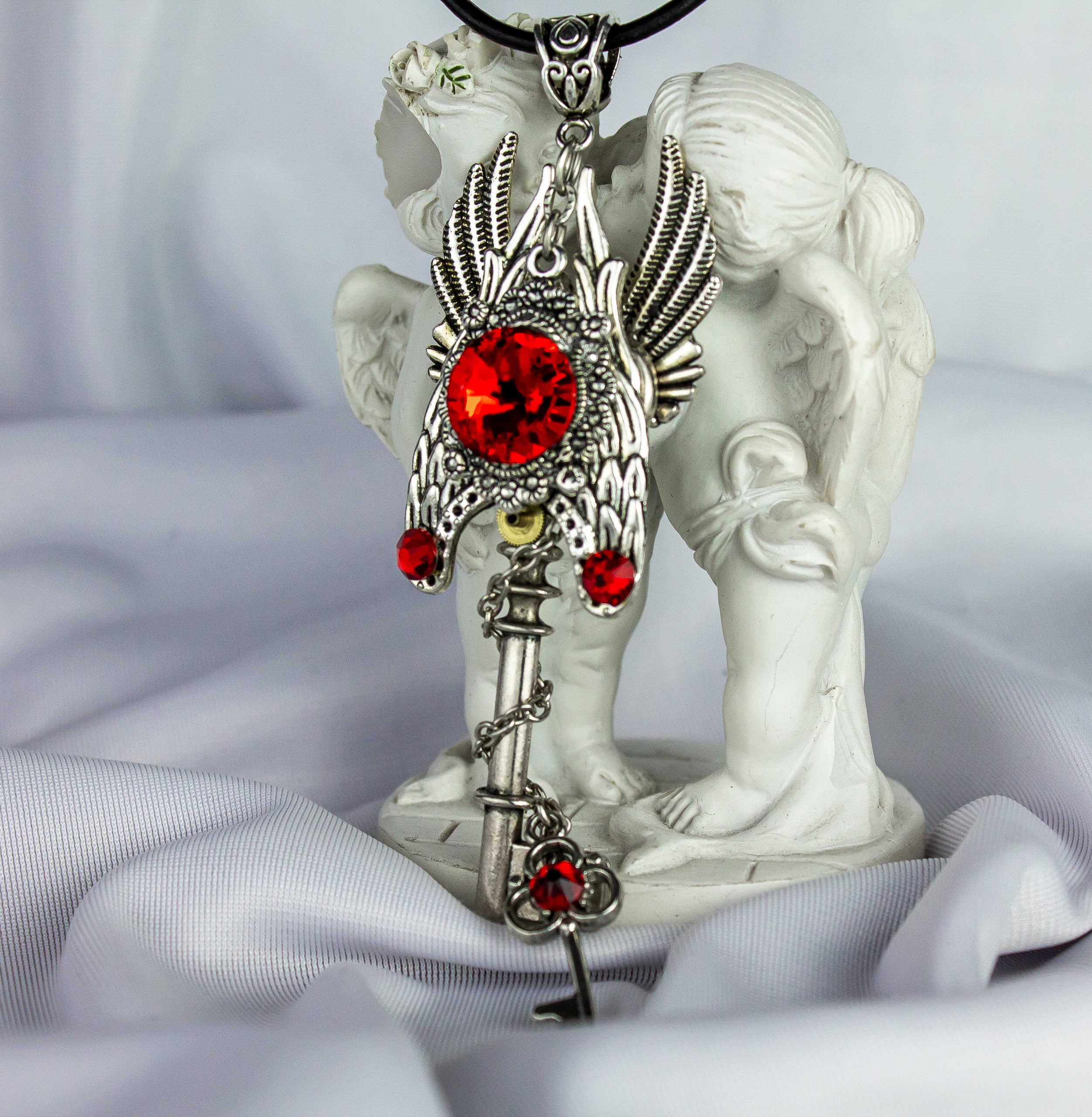 Винтажный кулон Алая Роза со Сваровски