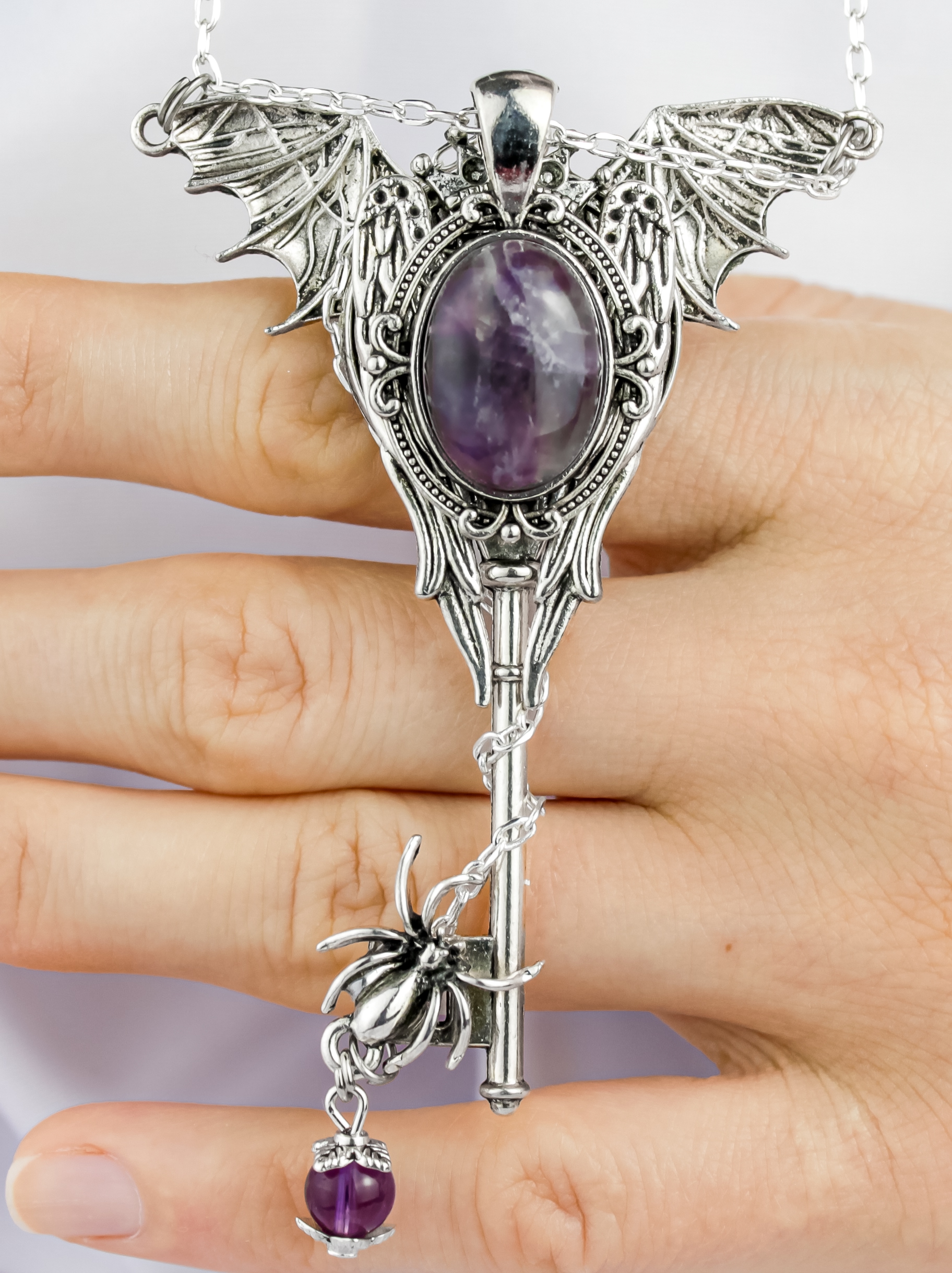 Готический кулон ключ с аметистом и пауком