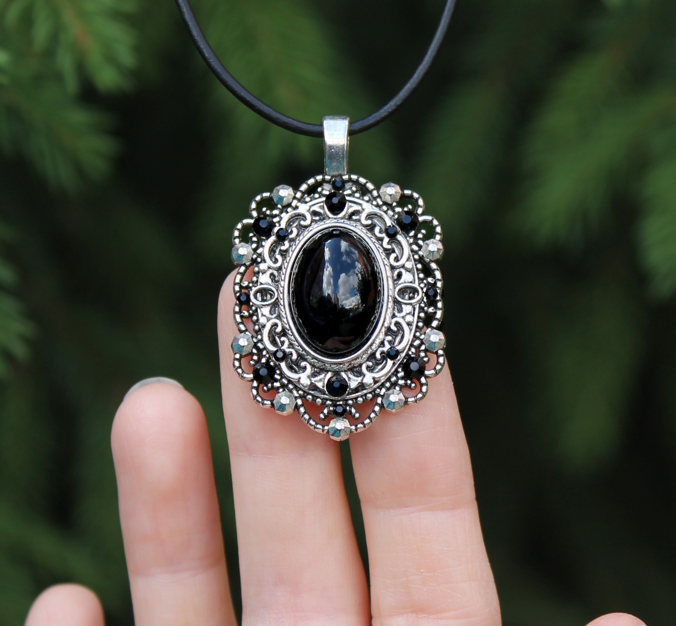 Винтажное колье с Обсидианом и Swarovski Gothic style