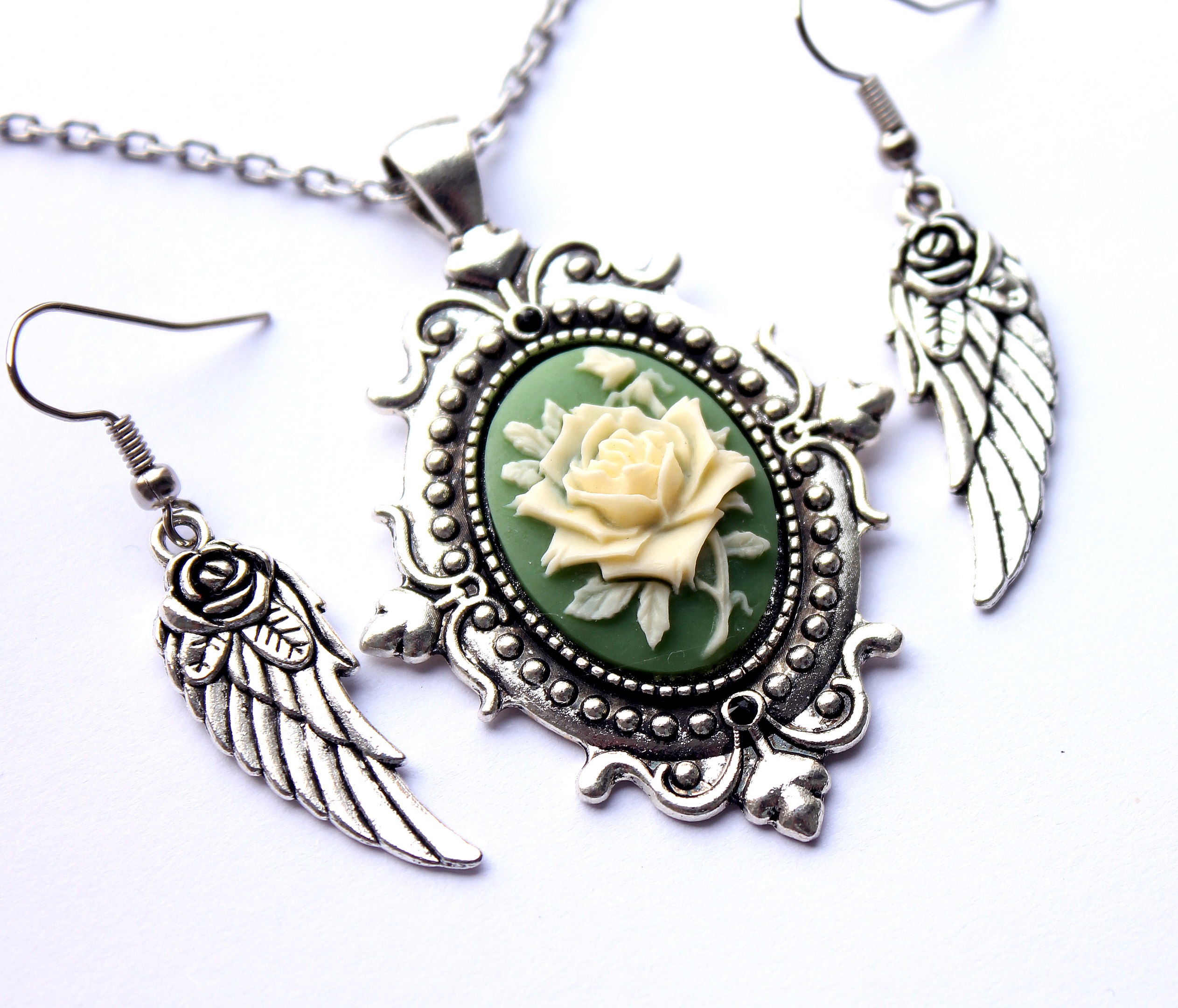 Винтажный комплект украшений с камеей и кристаллами Swarovski