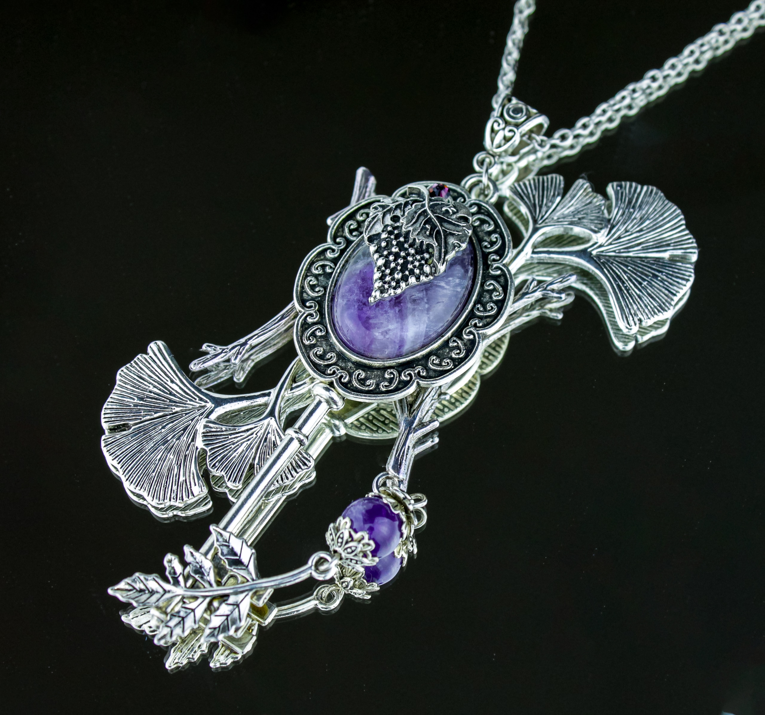 Винтажный ключ Чародейка с аметистом