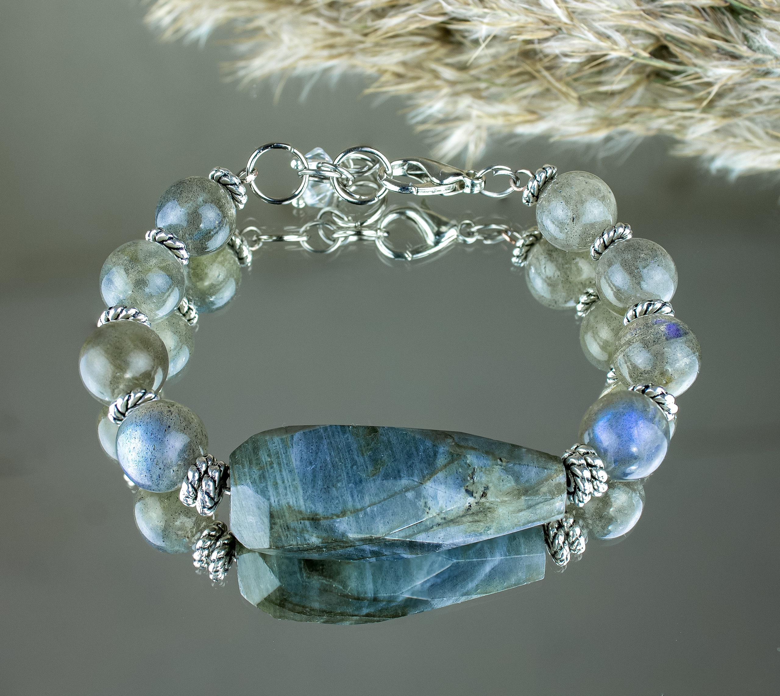 Браслет с лабрадоритом