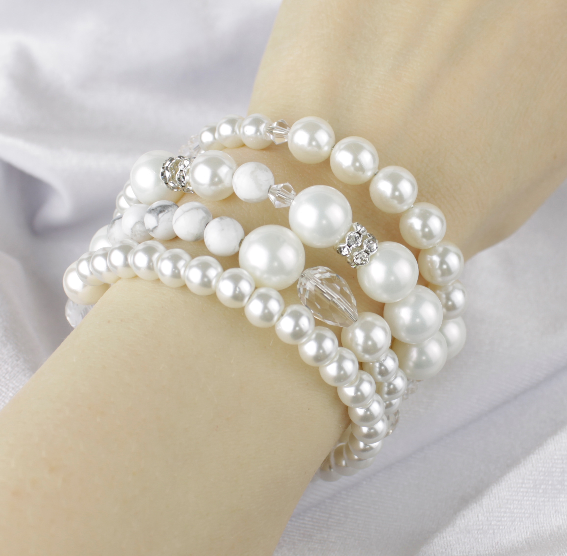 Изысканный браслет с жемчугом и Swarovski