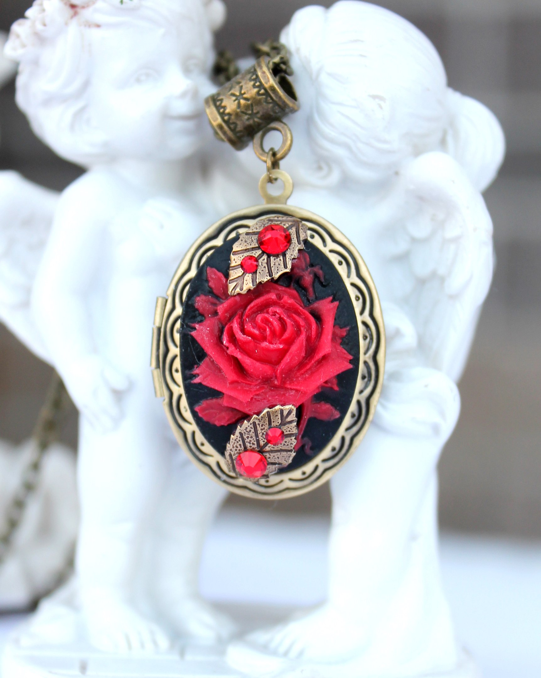 Кулон медальон Дикая Роза