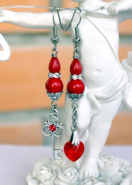 Асимметричные серьги коралл сваровски