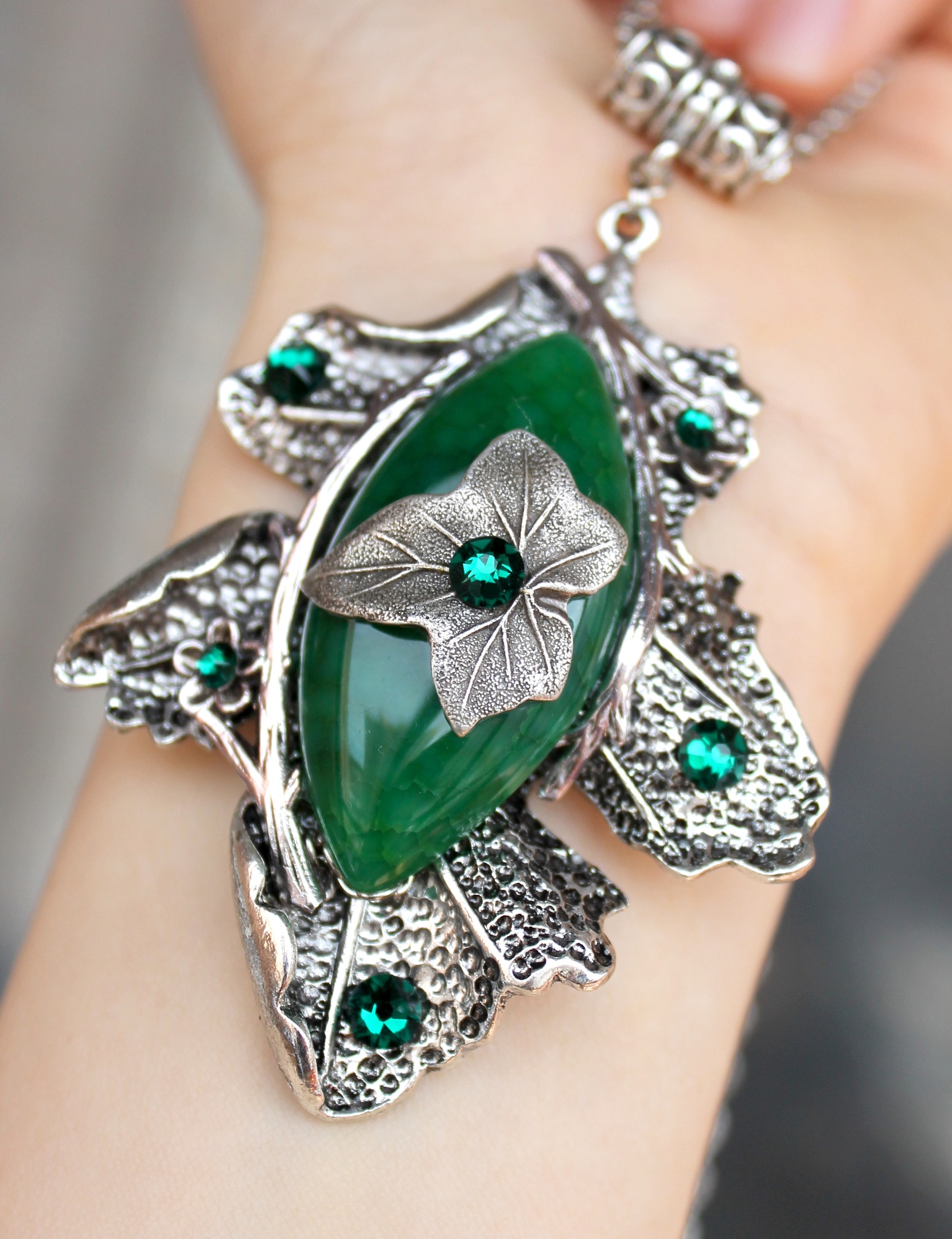 Винтажный кулон Magical Forest