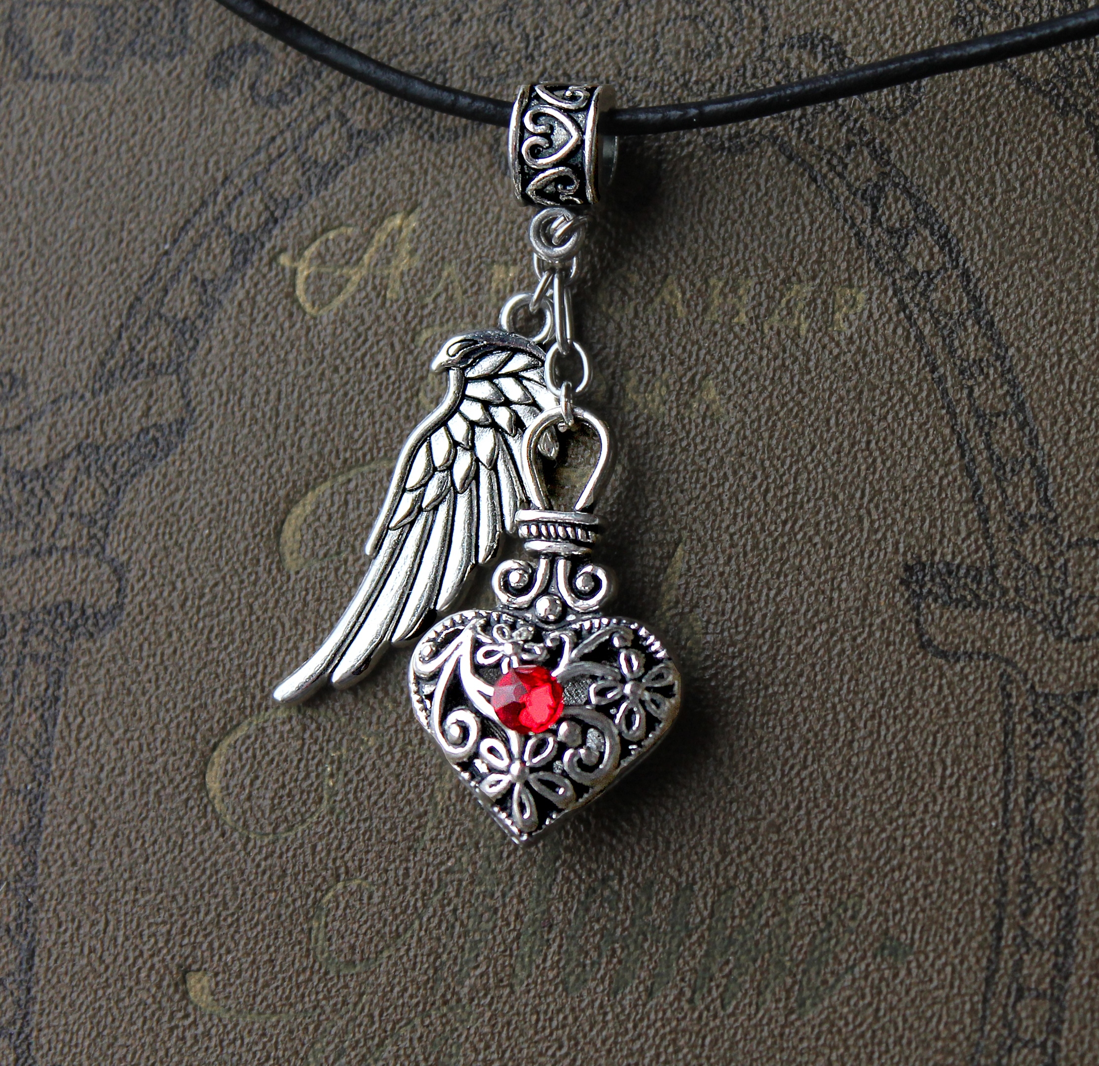 Винтажное колье со Swarovski «Любовь это...»