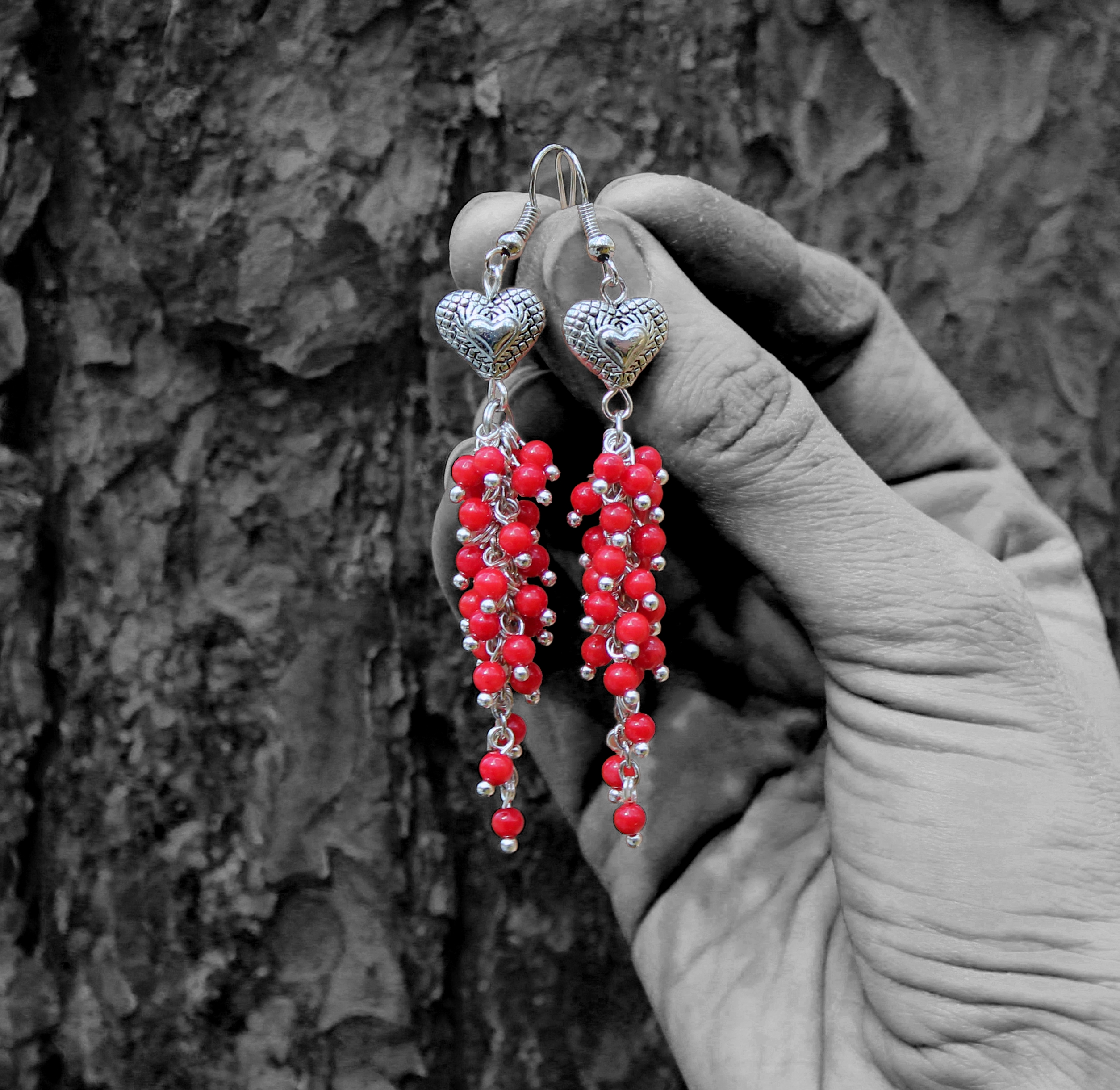 Очаровательные серьги-грозди коралл