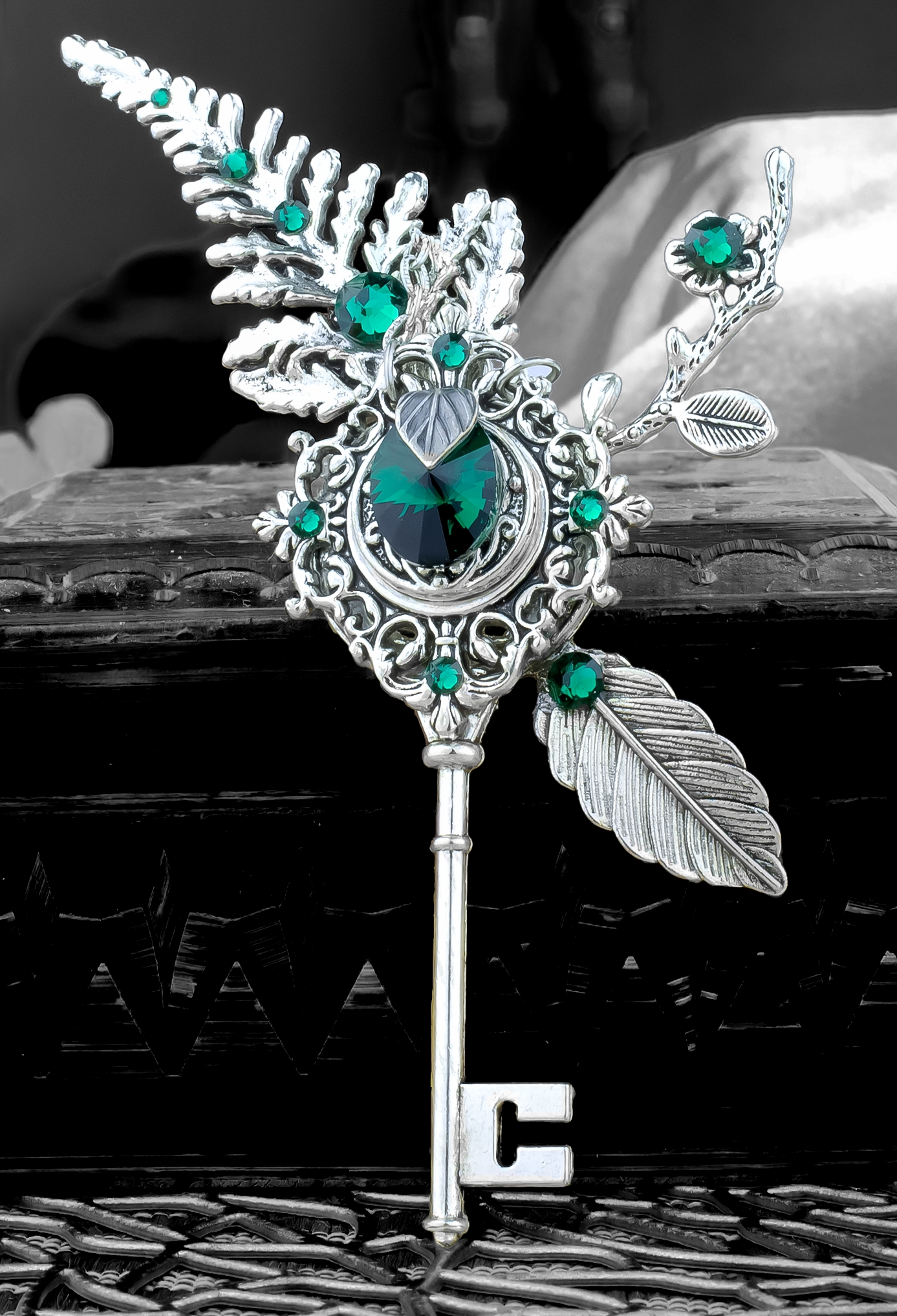 Винтажный кулон-ключик со Swarovski «Изумрудный город»